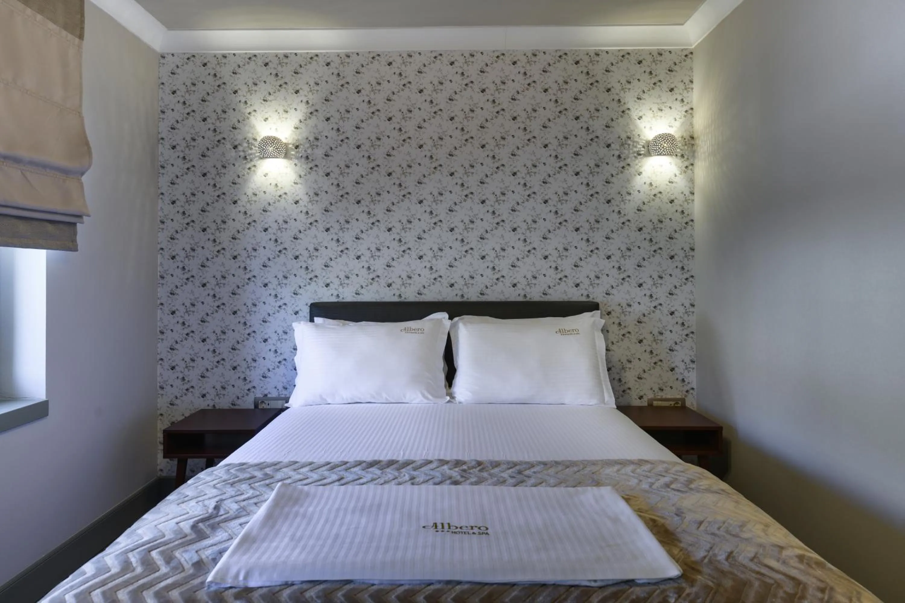 Bed in Álbero Hotel