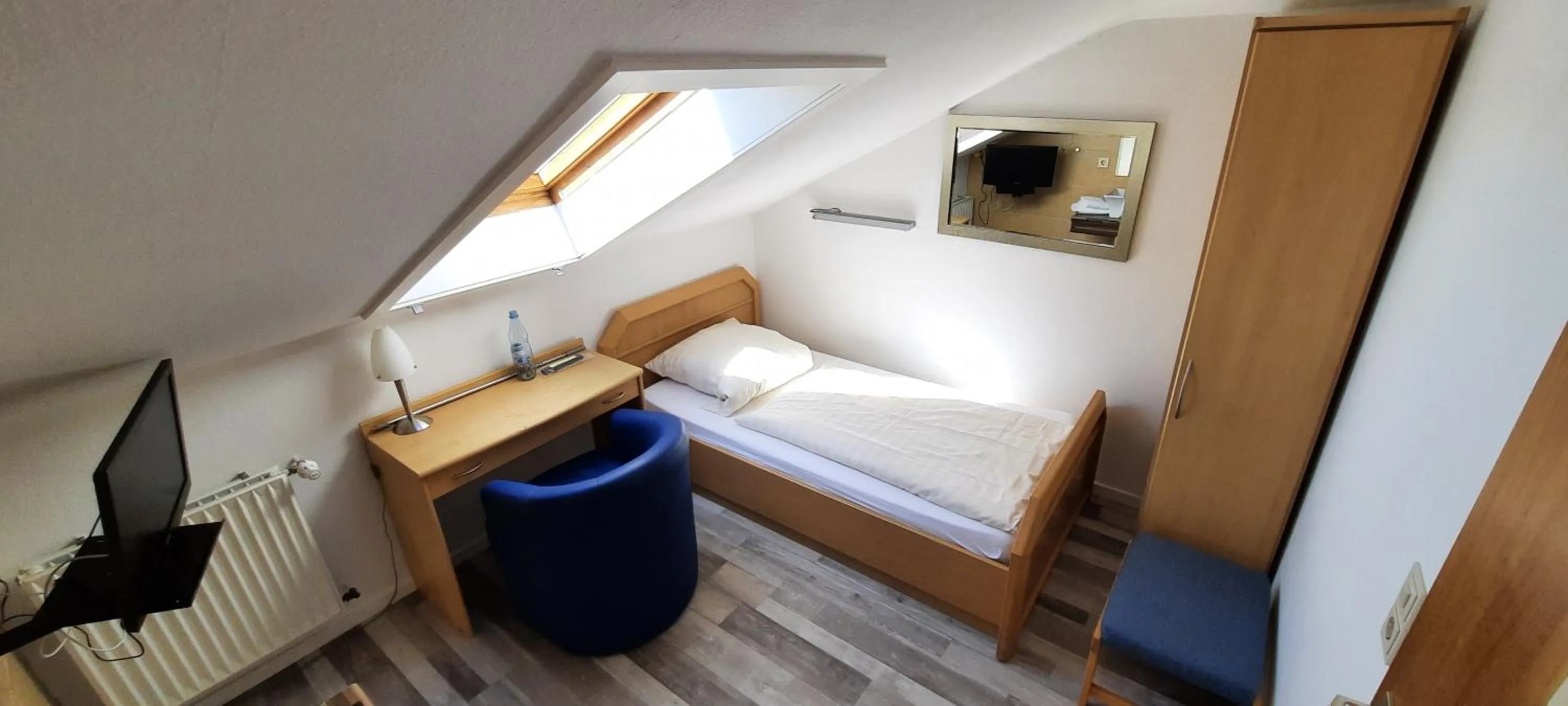 Bed in RUTHMANN-Rheinblick GARNI