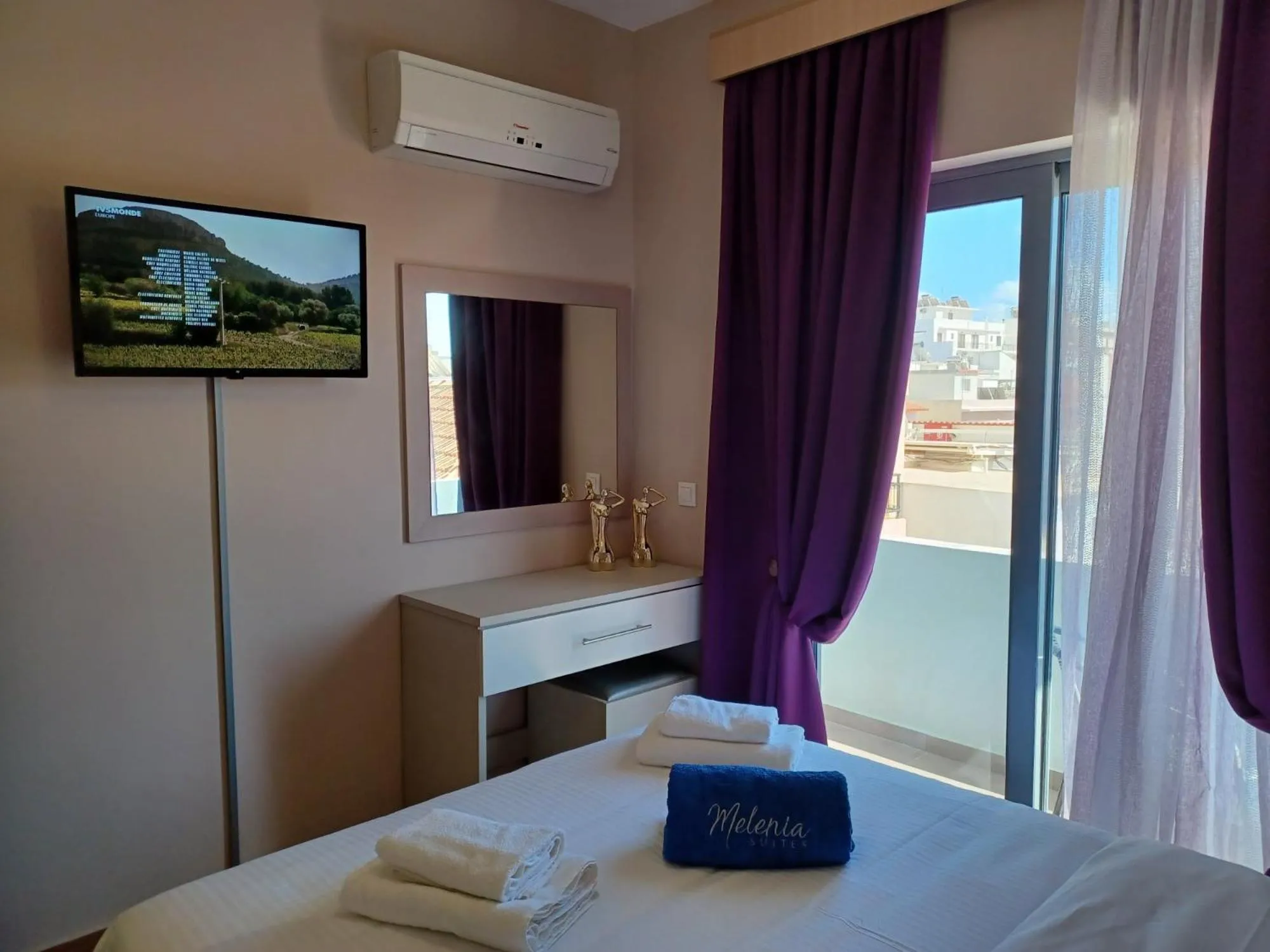 Melenia Suites