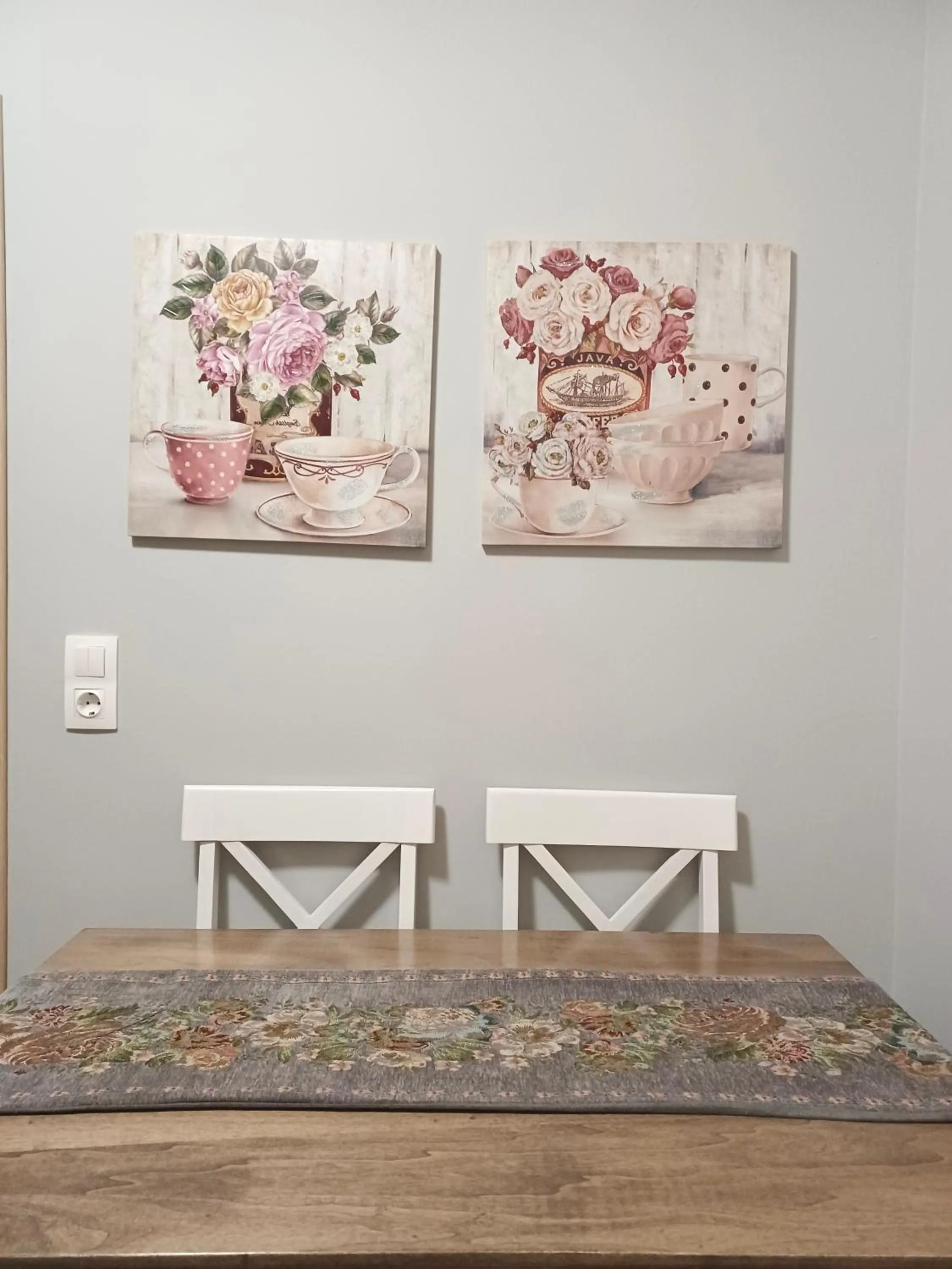 Dining area in Melenia Suites