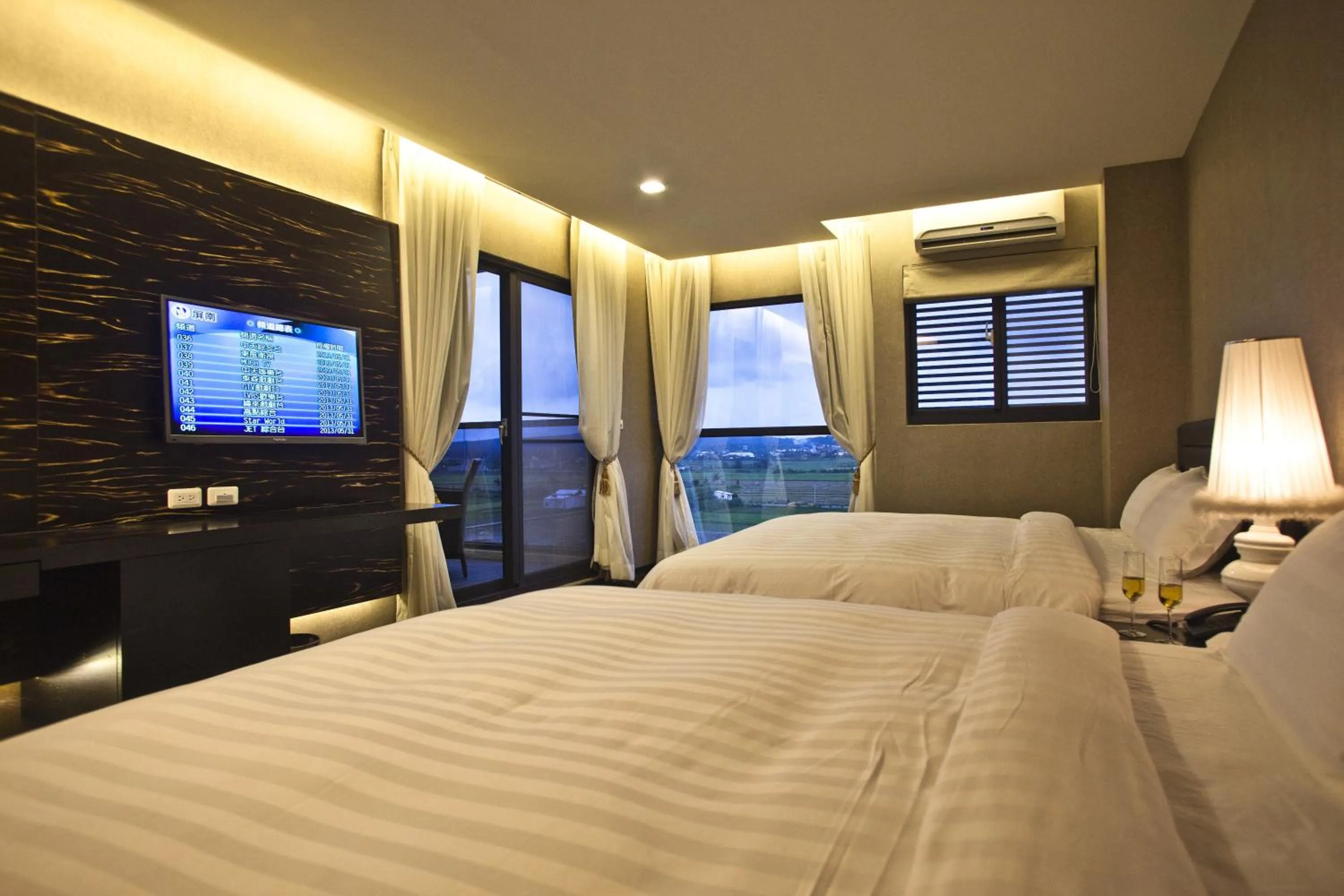 Photo of the whole room, Bed in Wolken Lodge