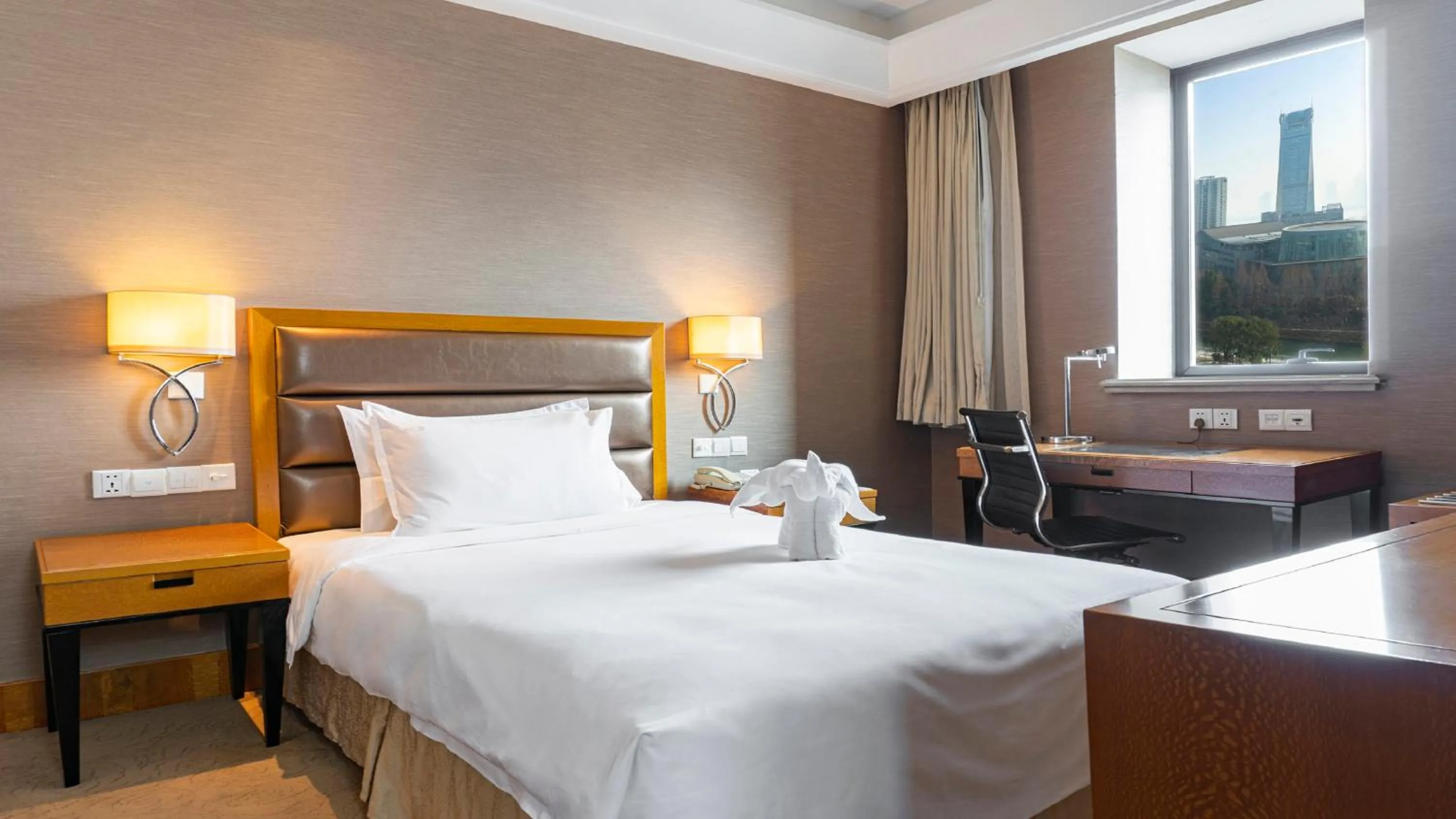 Bedroom in Holiday Inn Hangzhou CBD by IHG