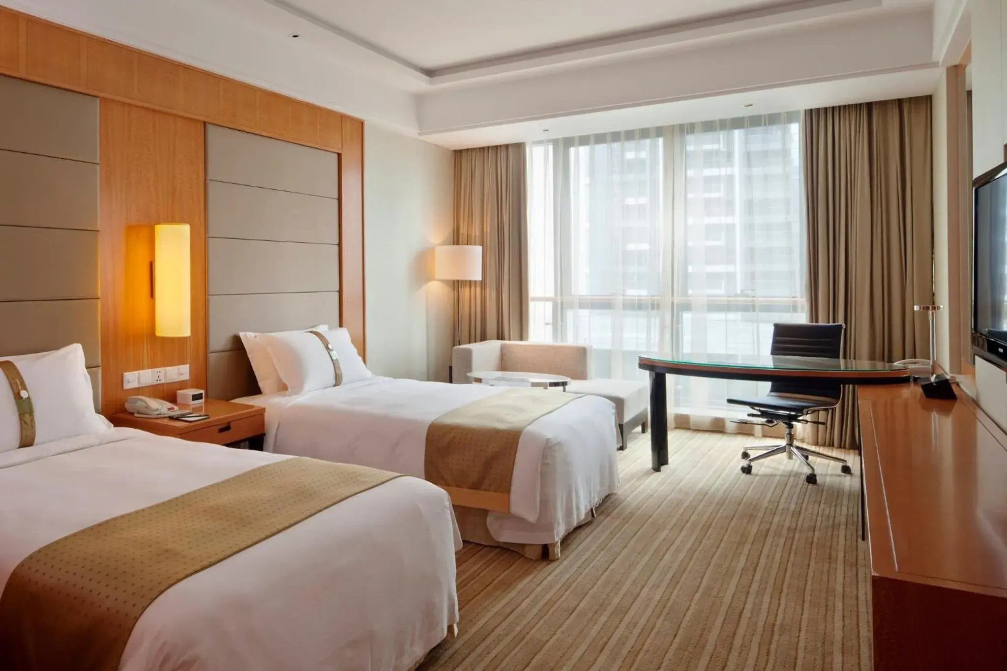 Twin Room - Non-Smoking in Holiday Inn Hangzhou CBD by IHG Twin Room - Non-Smoking in Holiday Inn Hangzhou CBD by IHG