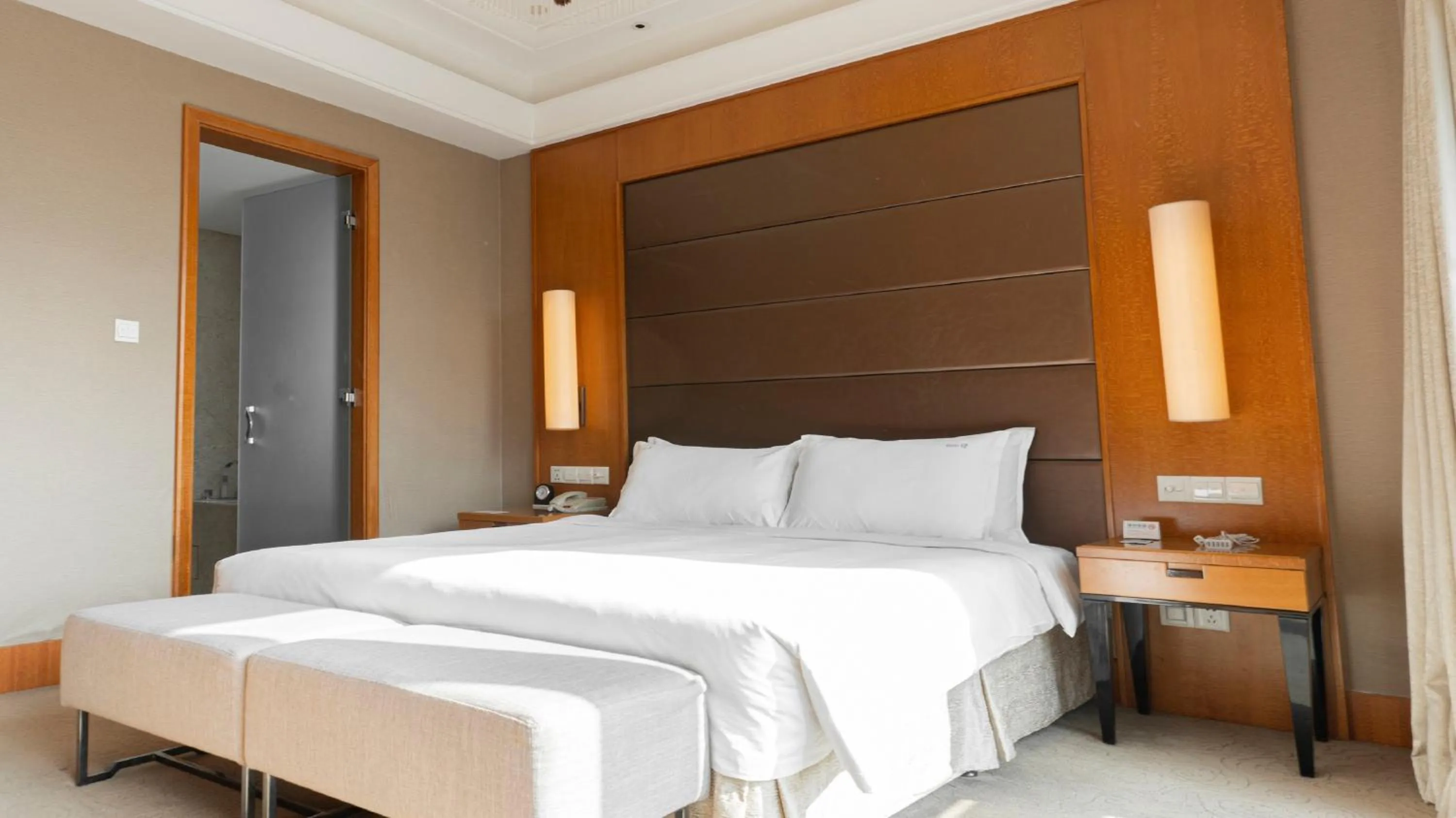 Bedroom in Holiday Inn Hangzhou CBD by IHG
