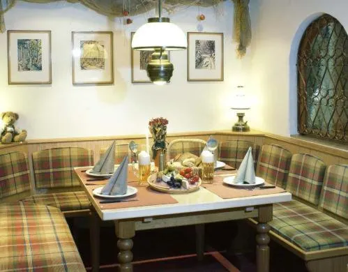 Restaurant/places to eat in Hotel Rossner