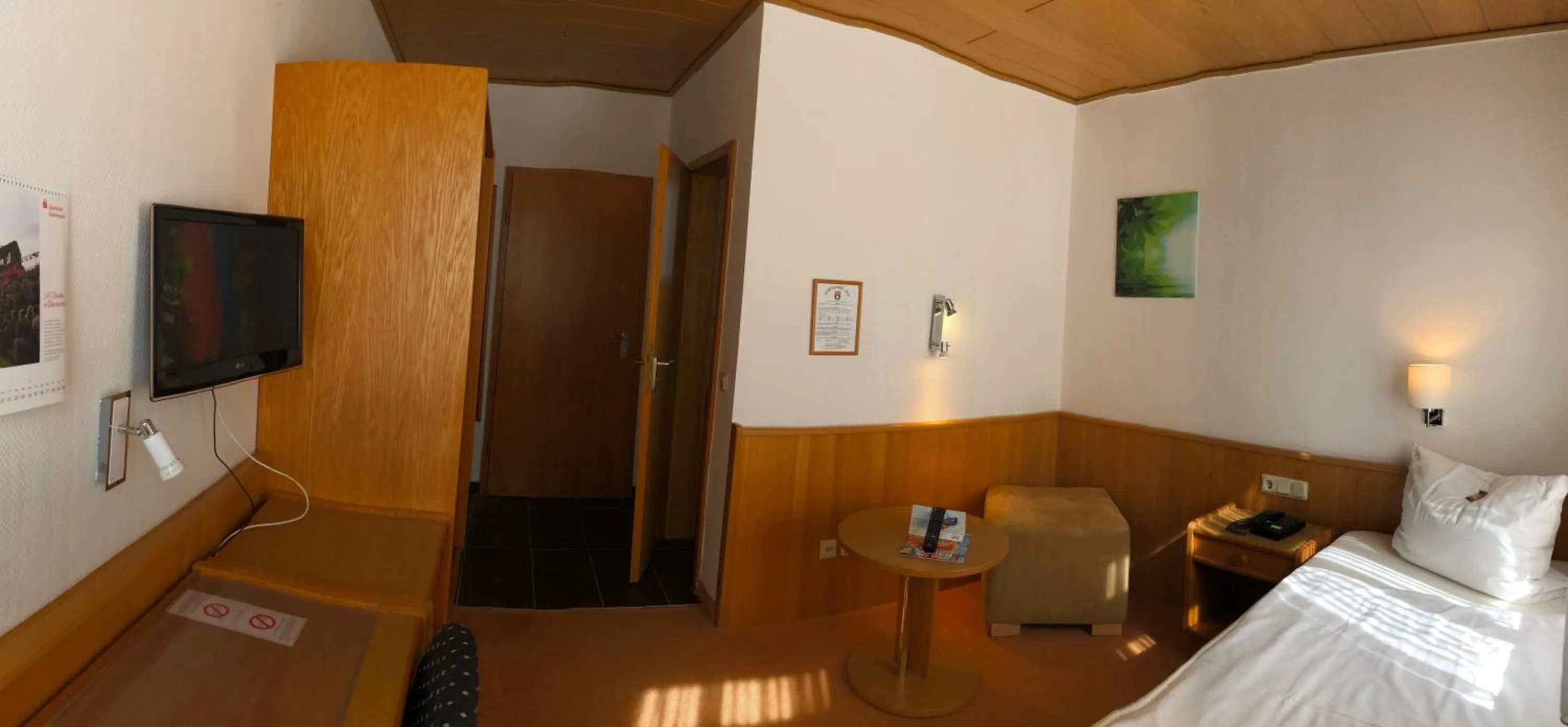 Photo of the whole room, Bed in Hotel Dorheimer Hof