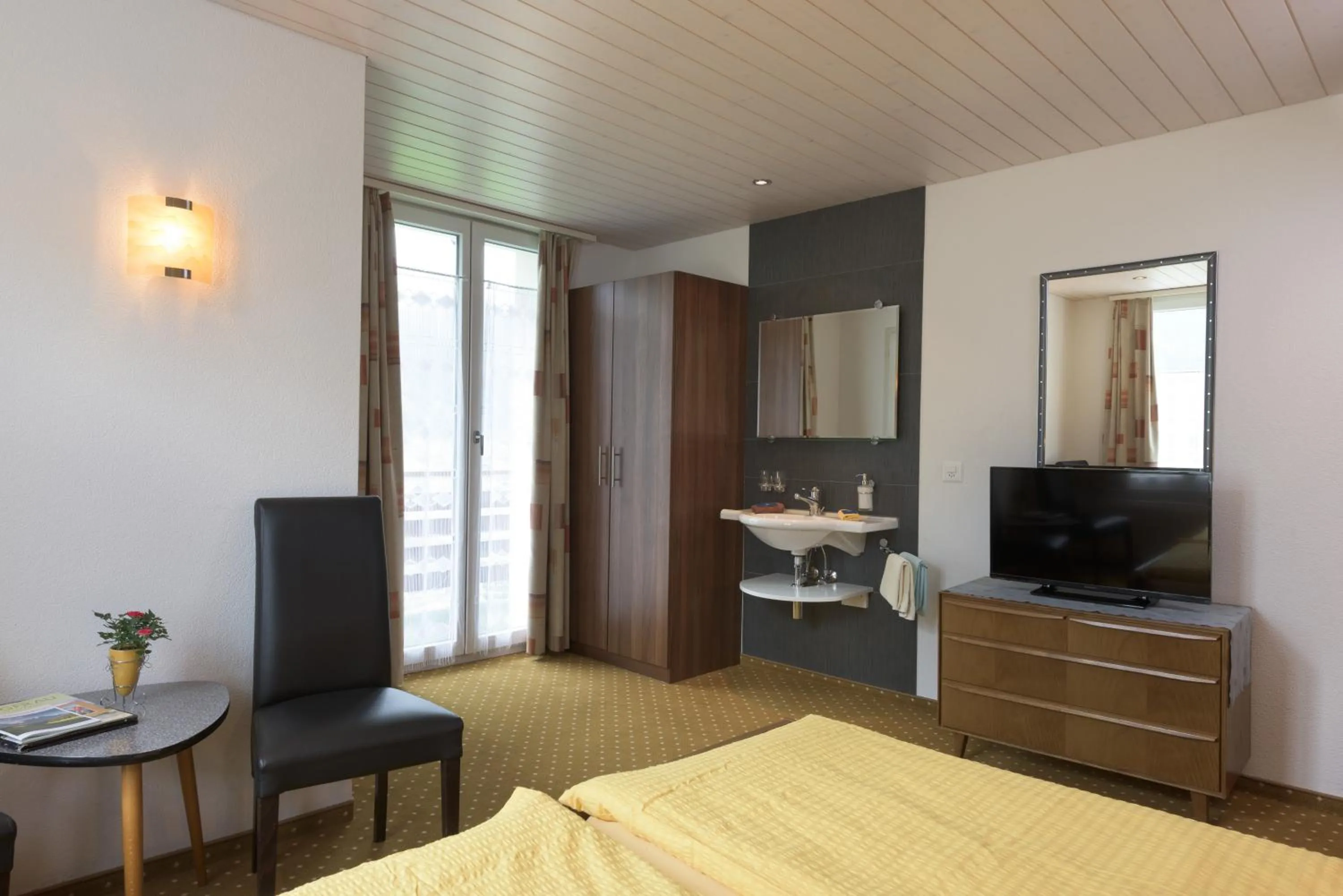 Photo of the whole room, Bed in Hotel Bel-Air Eden