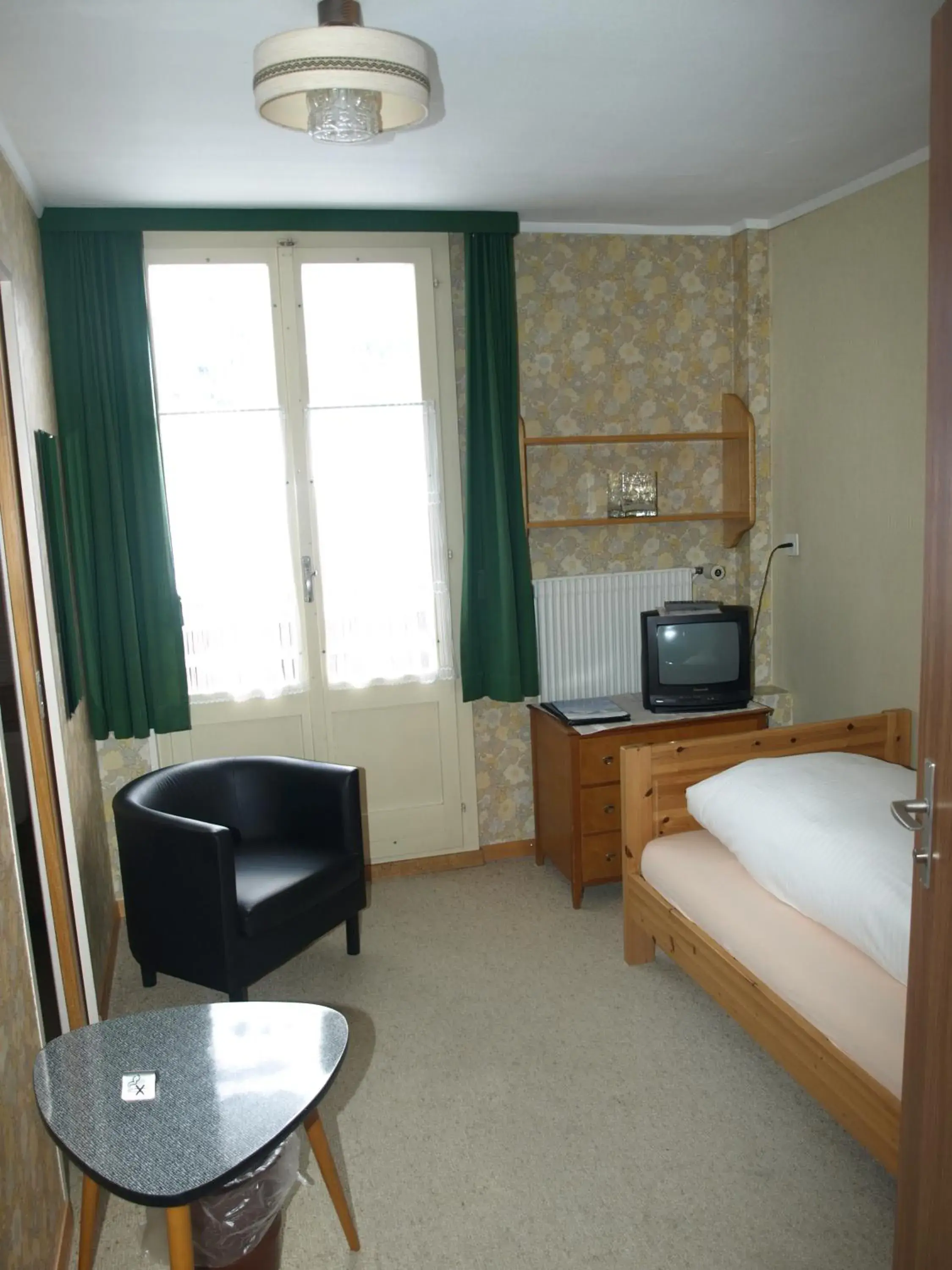 Single Room with Balcony - single occupancy in Hotel Bel-Air Eden Single Room with Balcony - single occupancy in Hotel Bel-Air Eden