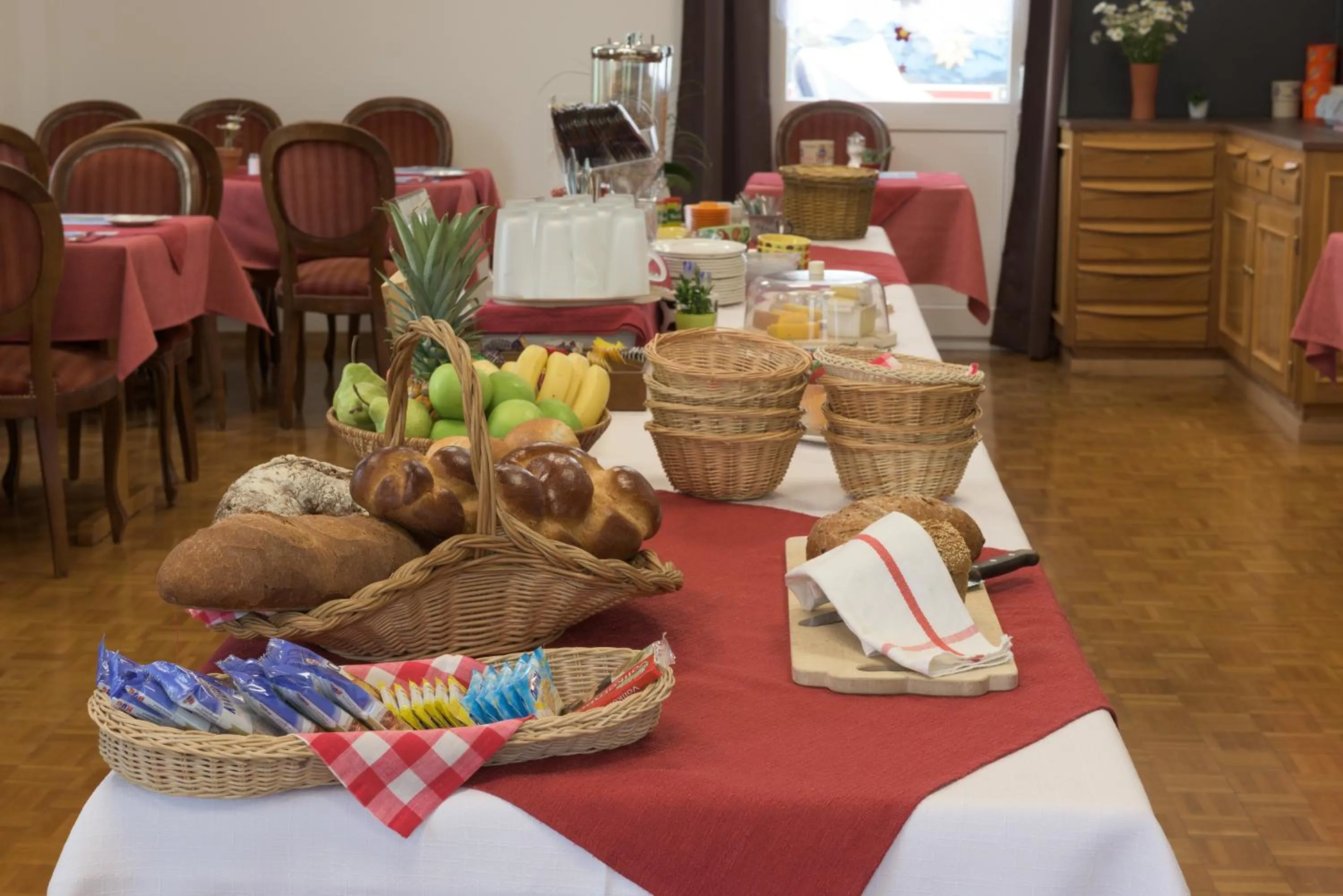 Restaurant/places to eat in Hotel Bel-Air Eden