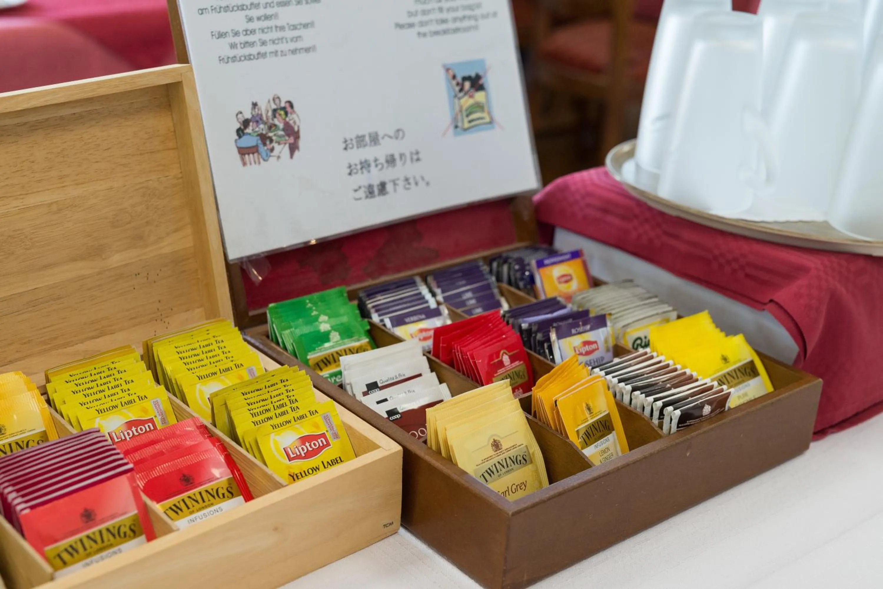 Restaurant/places to eat in Hotel Bel-Air Eden