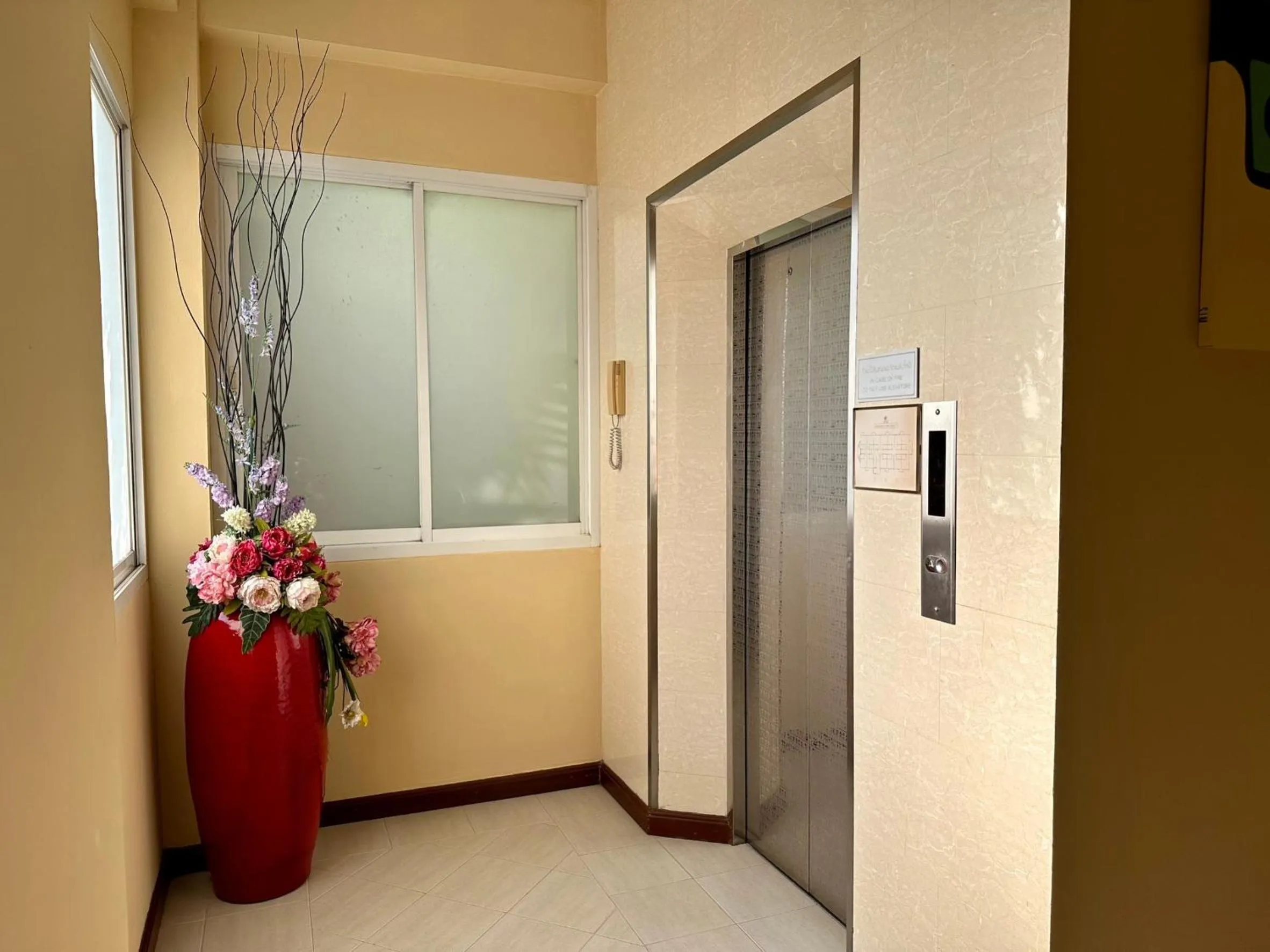 elevator in Calypzo Bangkok