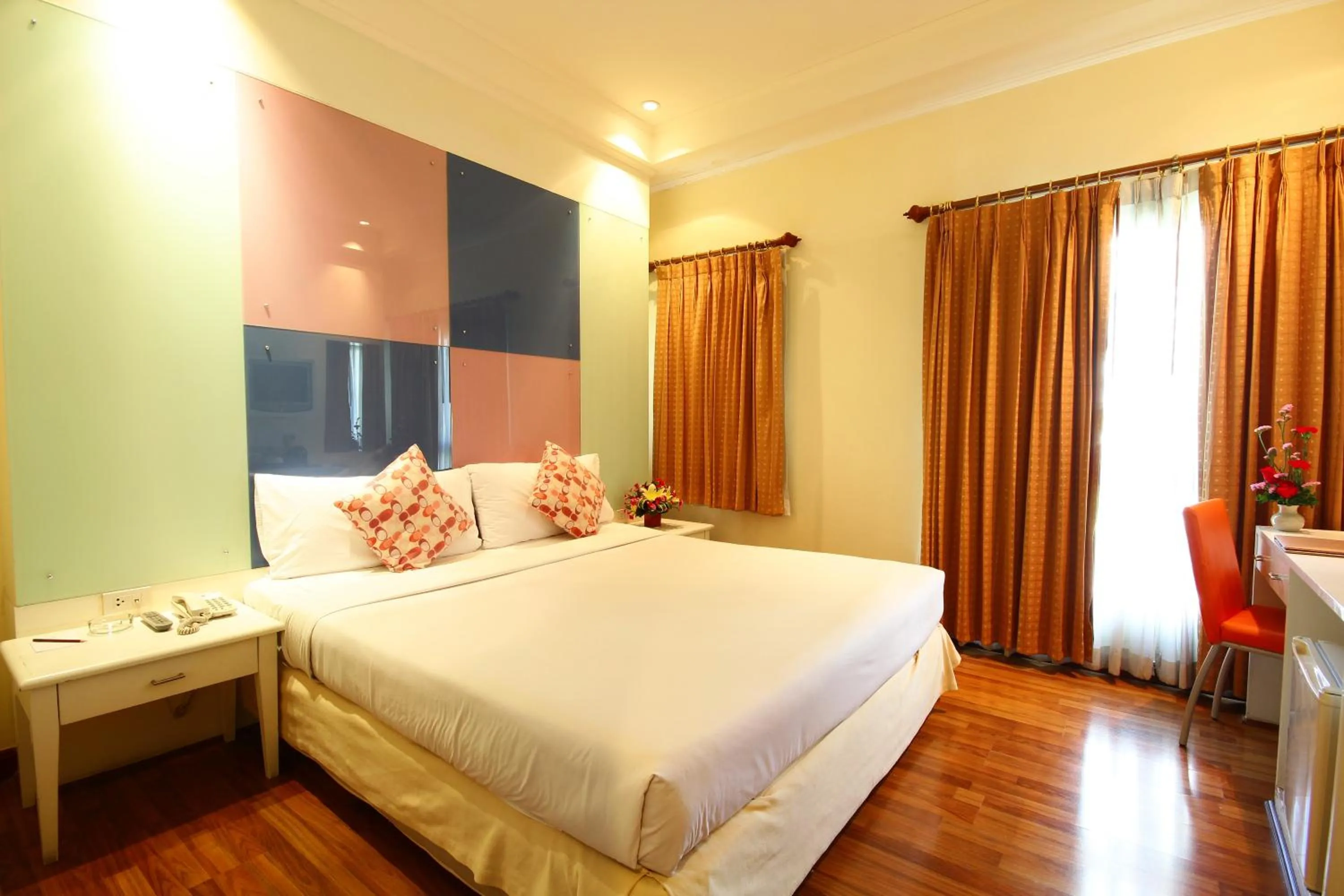 Photo of the whole room, Bed in Calypzo Bangkok