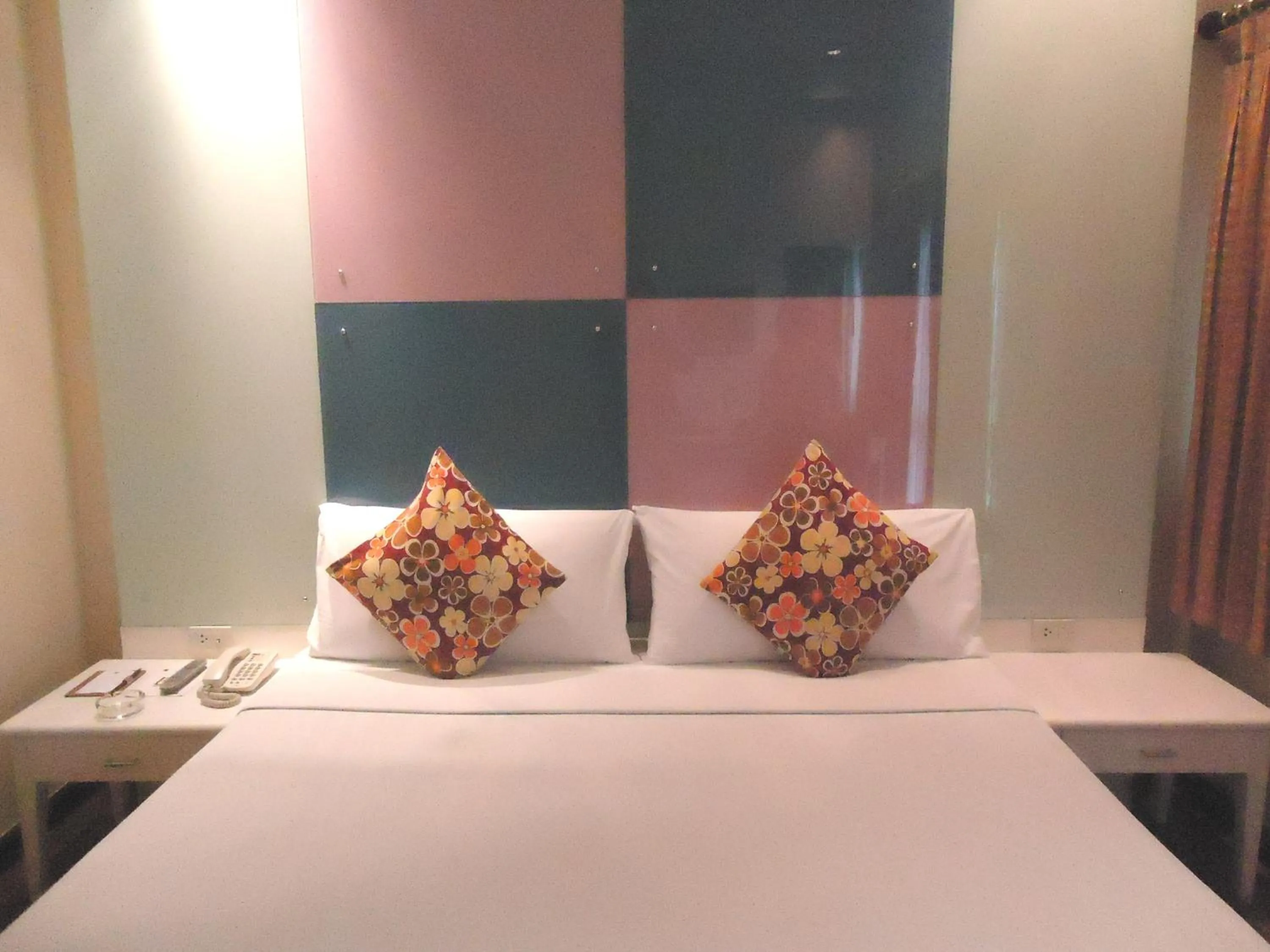 Bedroom, Bed in Calypzo Bangkok