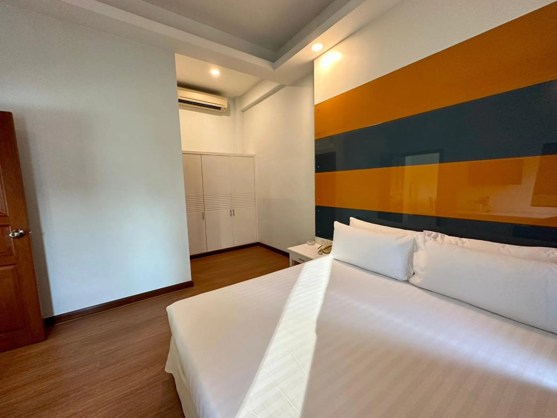 Bedroom, Bed in Calypzo Bangkok
