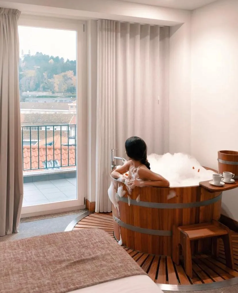 People, Bed in Douro Castelo Signature Hotel & Spa