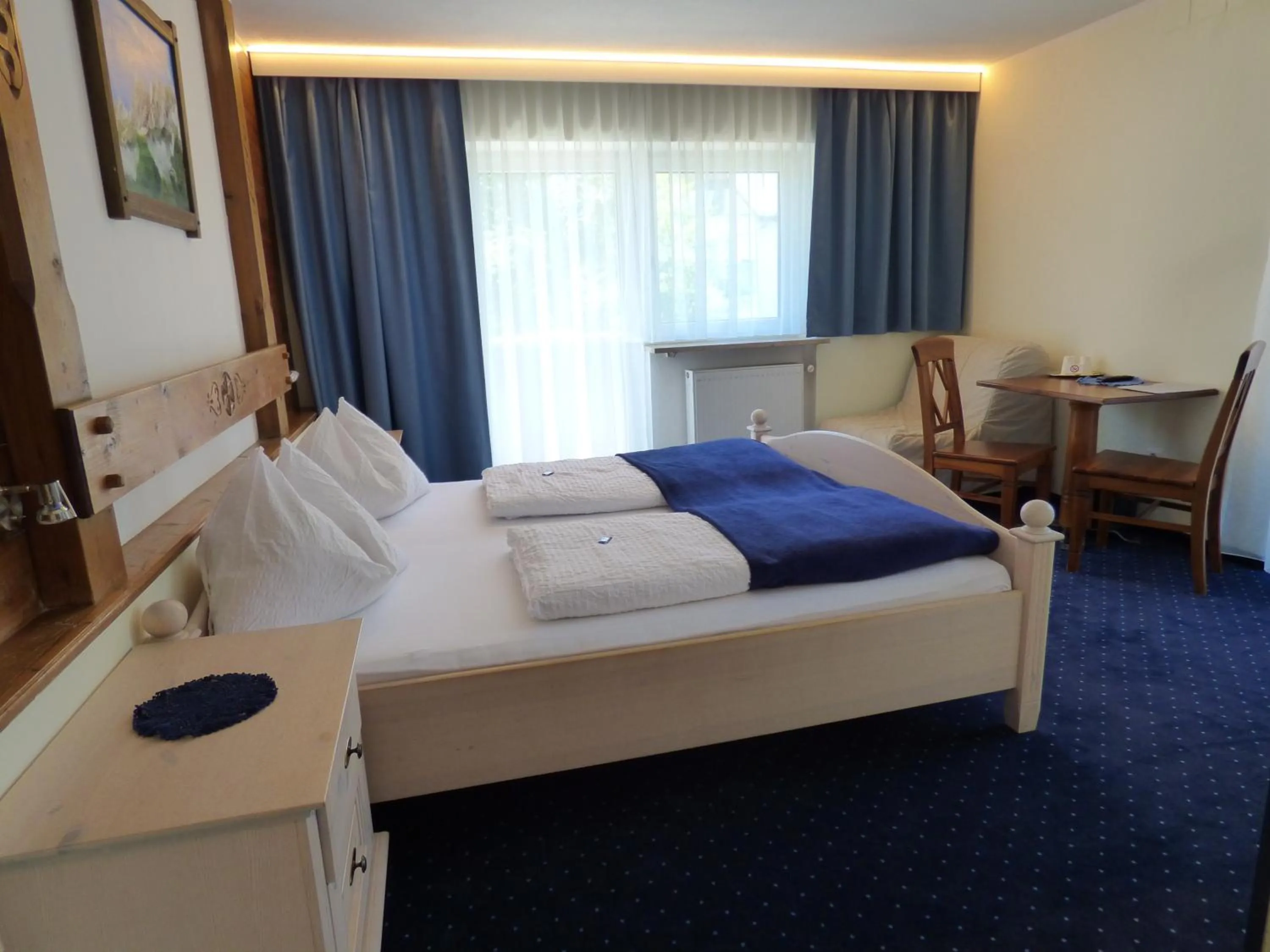 Photo of the whole room, Bed in Panoramahotel