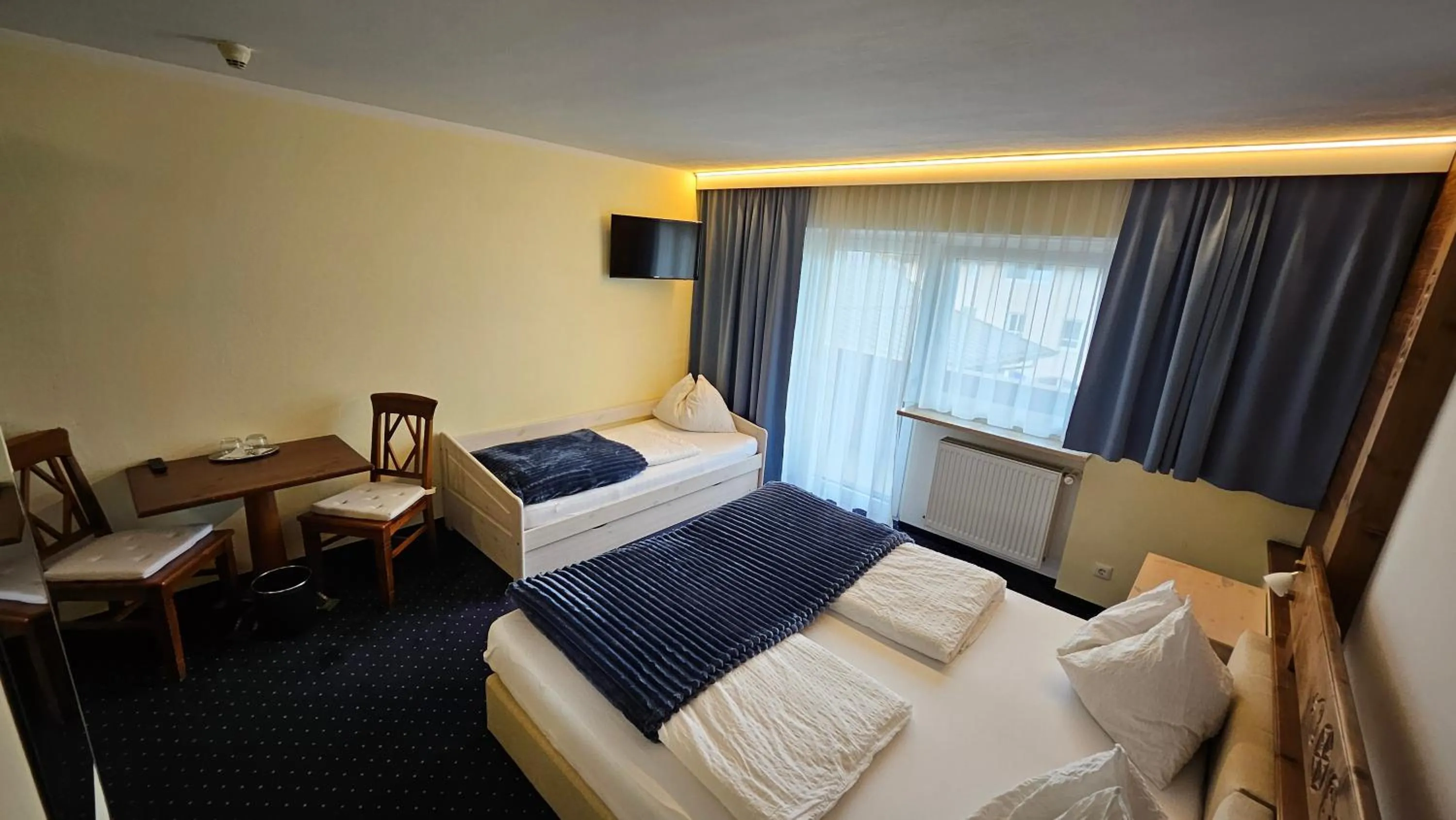 Photo of the whole room, Bed in Panoramahotel