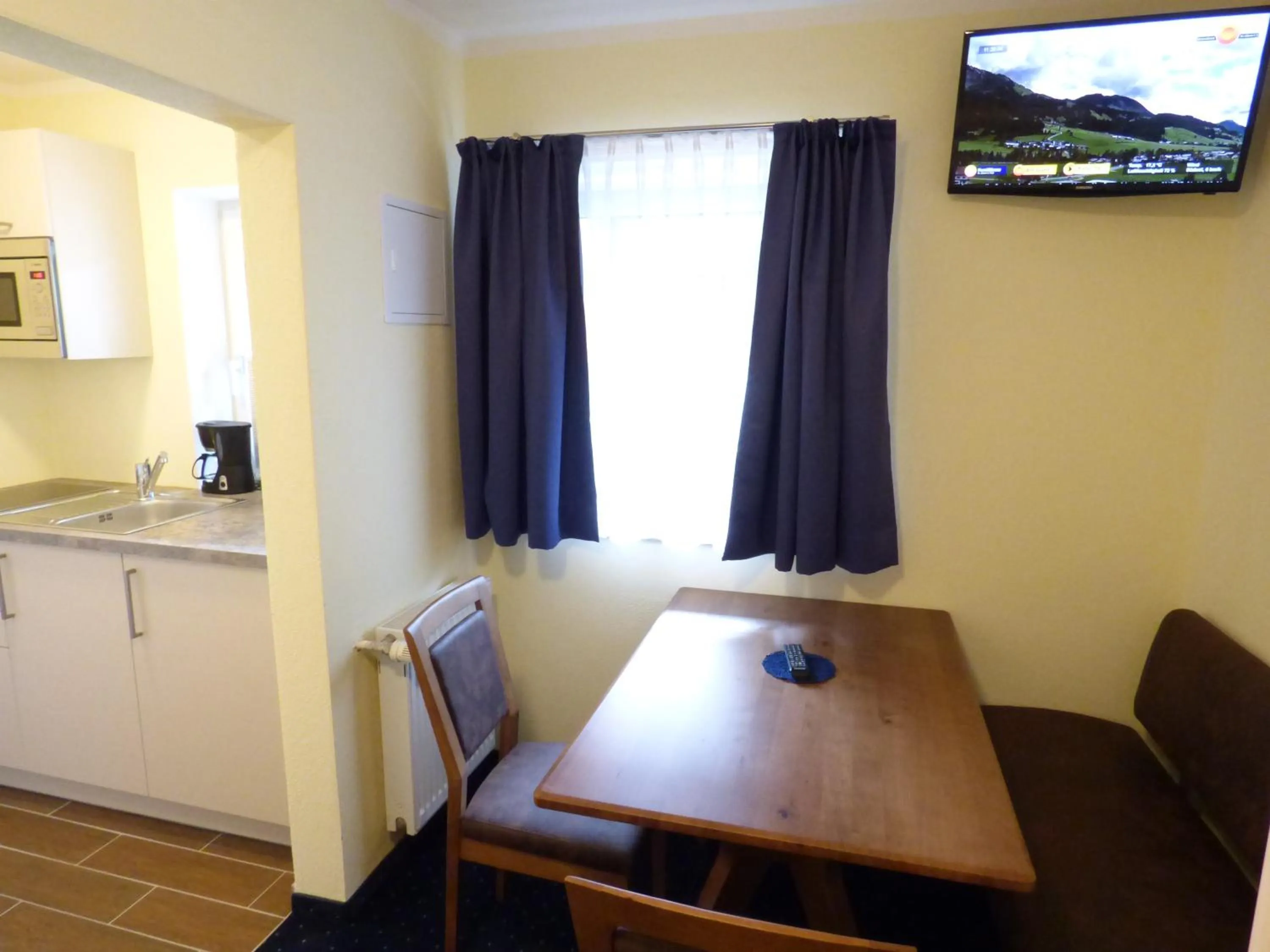 Coffee/tea facilities in Panoramahotel