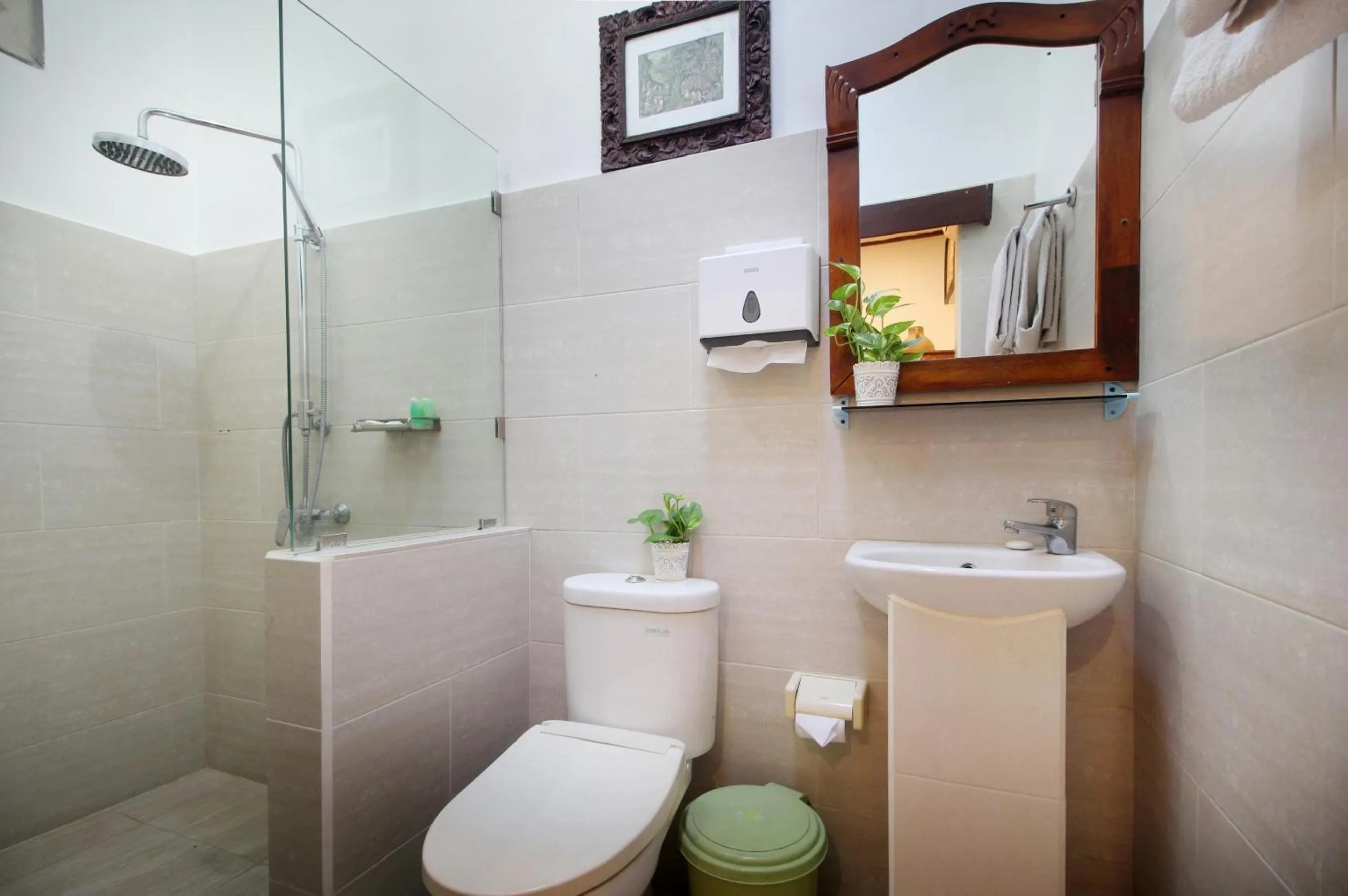 Shower in Hotel Jati Sanur