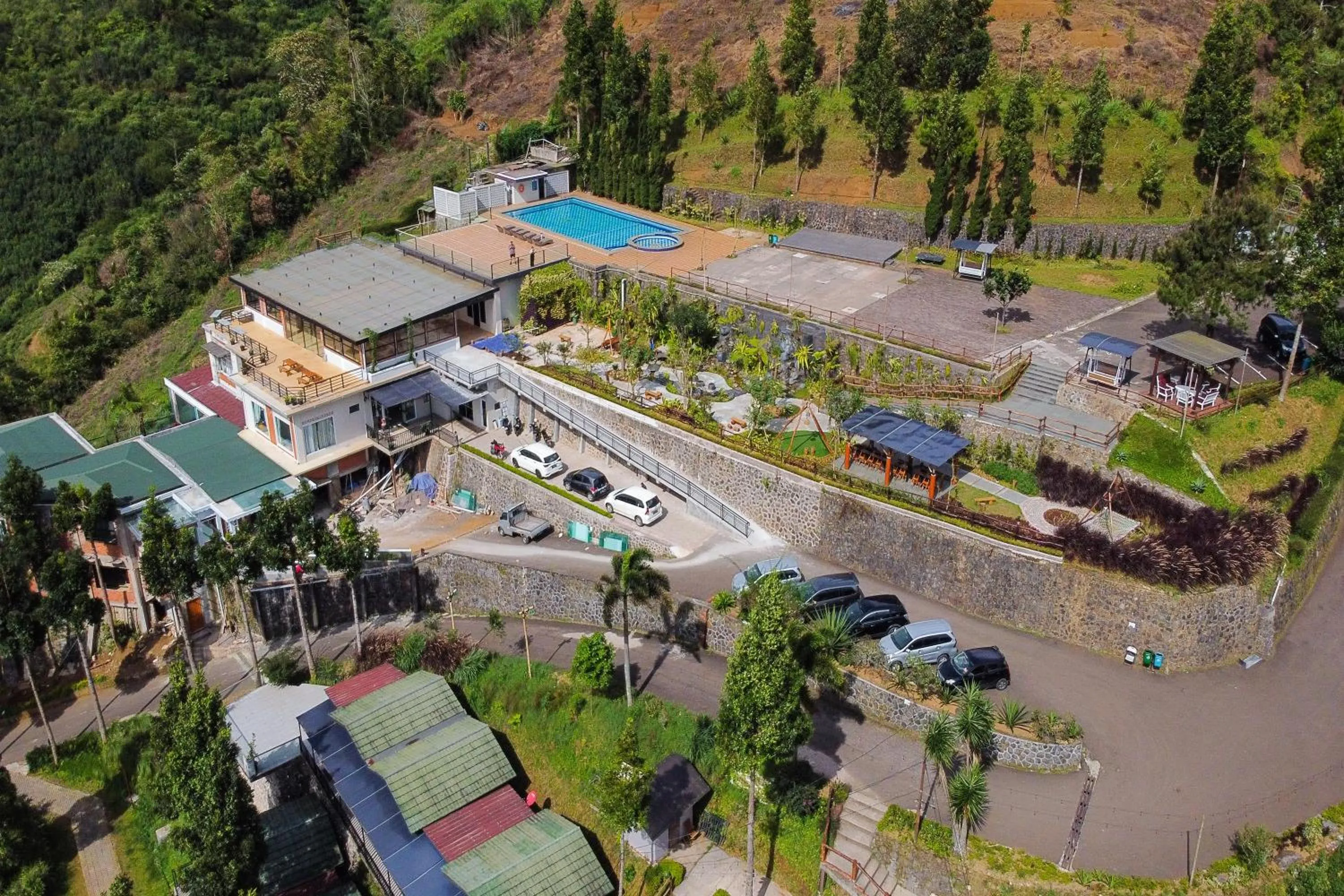 Property building in Alinson Sunset Hill