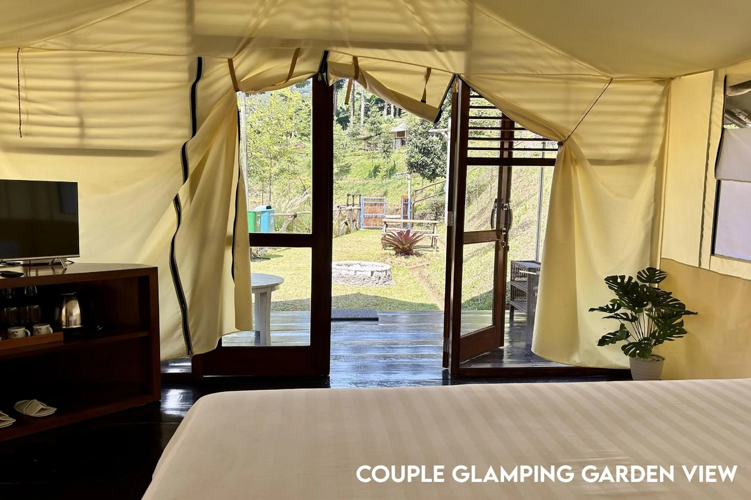 Bed in Alinson Sunset Hill