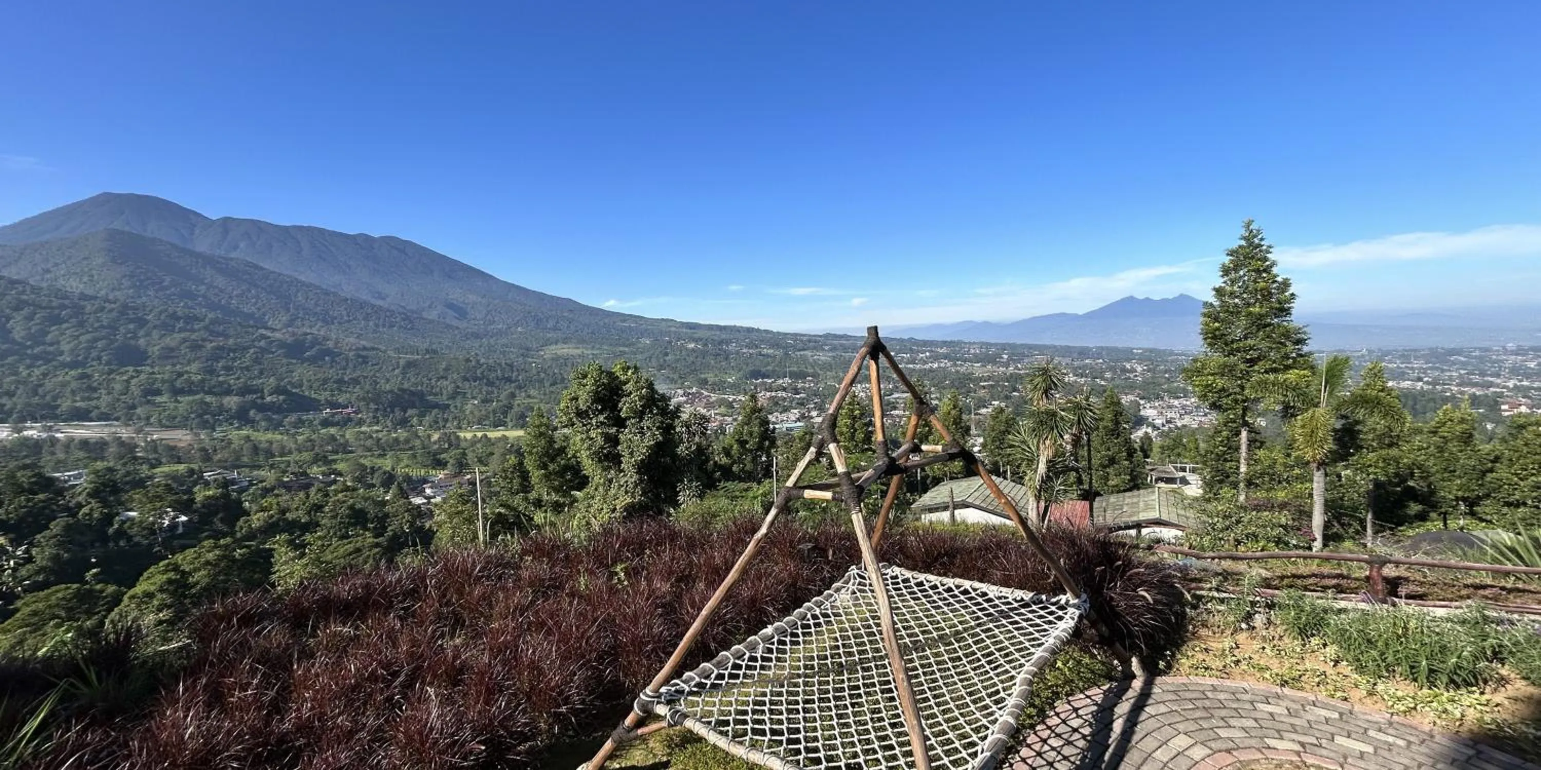 Nearby landmark in Alinson Sunset Hill