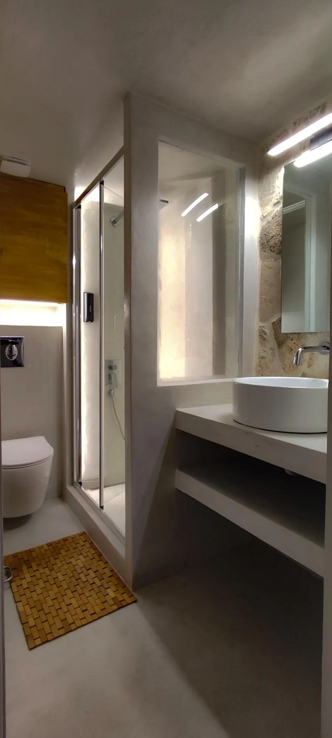 Shower in Niki Apartments