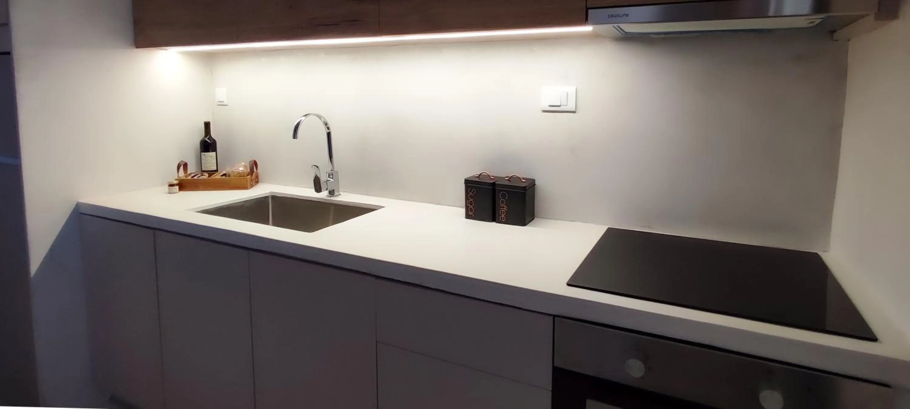 Kitchen or kitchenette in Niki Apartments