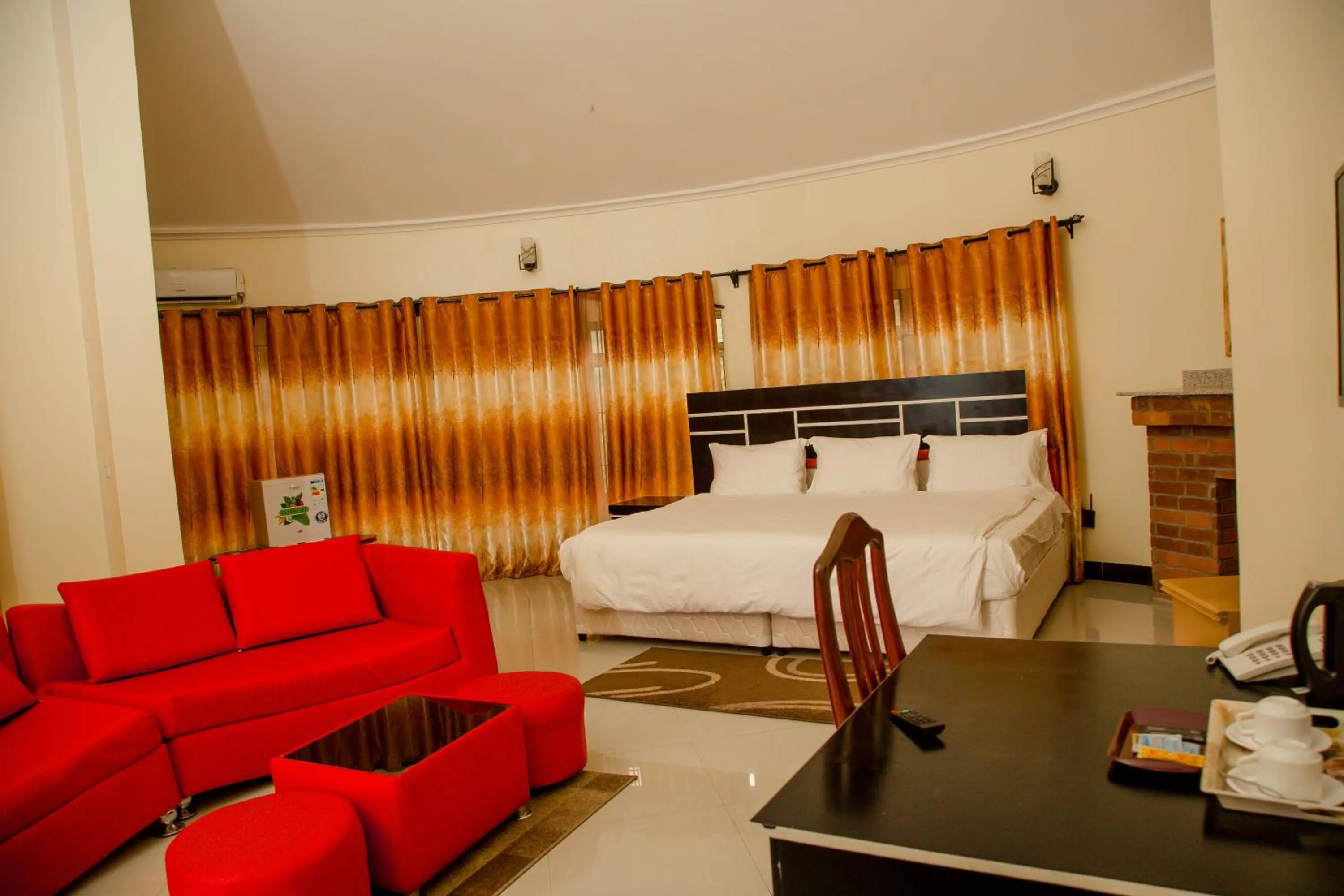 Coffee/tea facilities, Bed in A1 Hotel and Resort