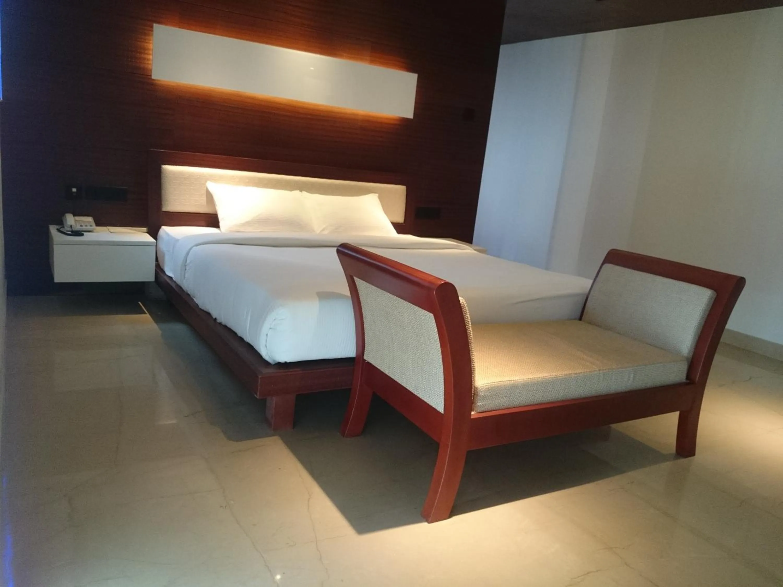 Bedroom, Bed in Diana Heights Luxury Hotel