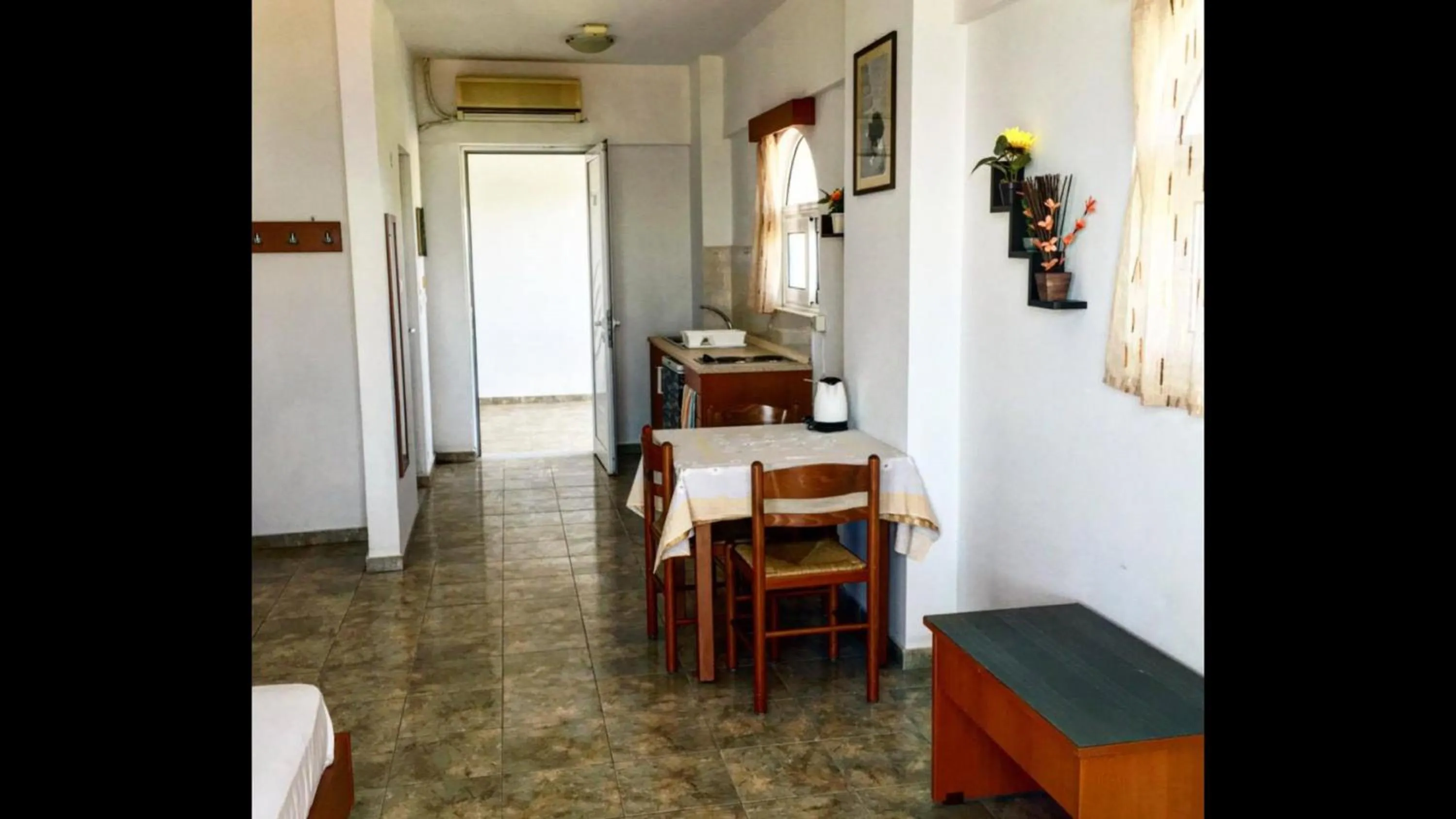 Communal kitchen in Paradise Studios