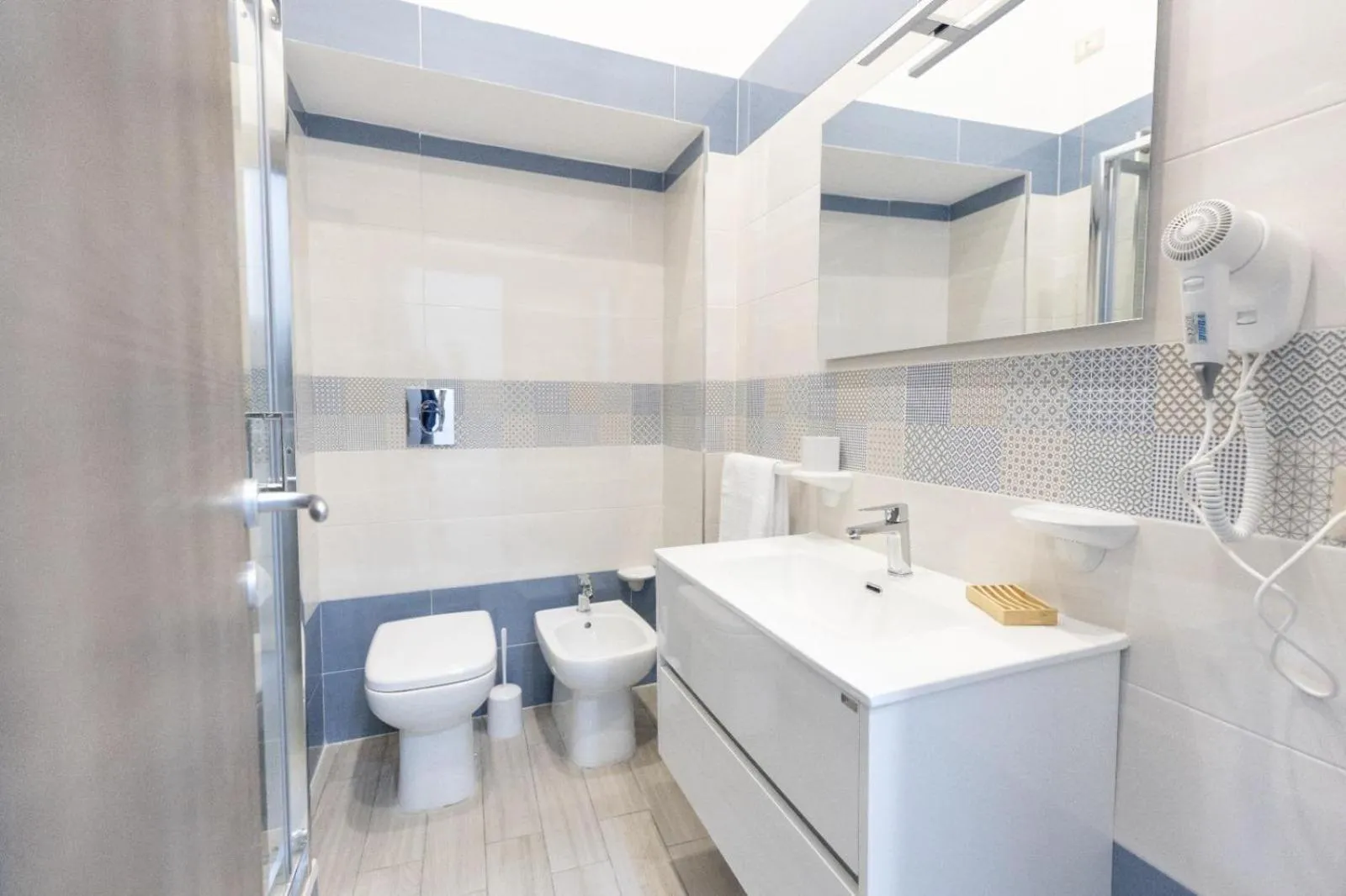 Toilet in Napoli Museo bed and breakfast