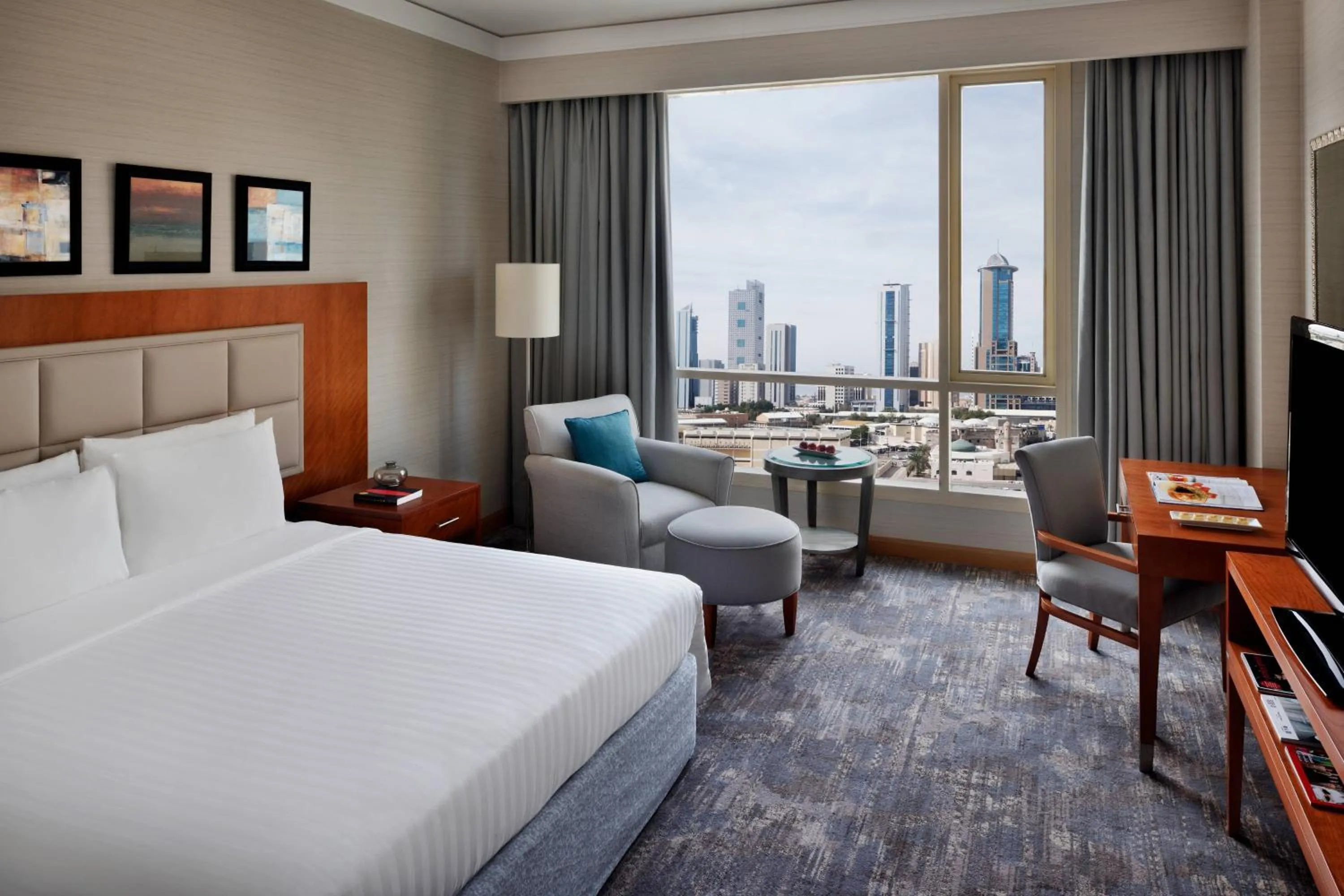 Bedroom, Bed in Courtyard By Marriott Kuwait City