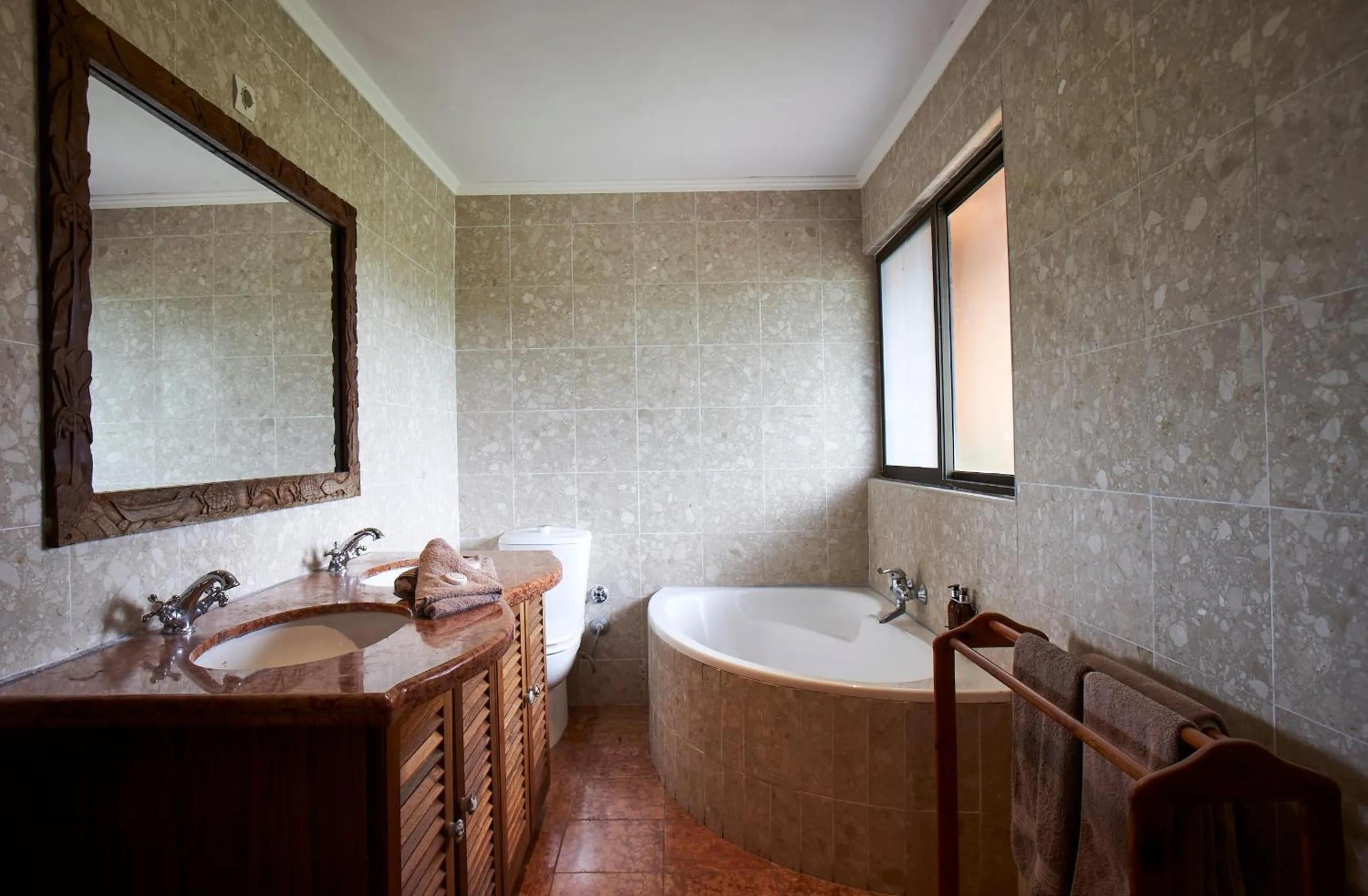 Bathroom in Catembe Gallery Hotel