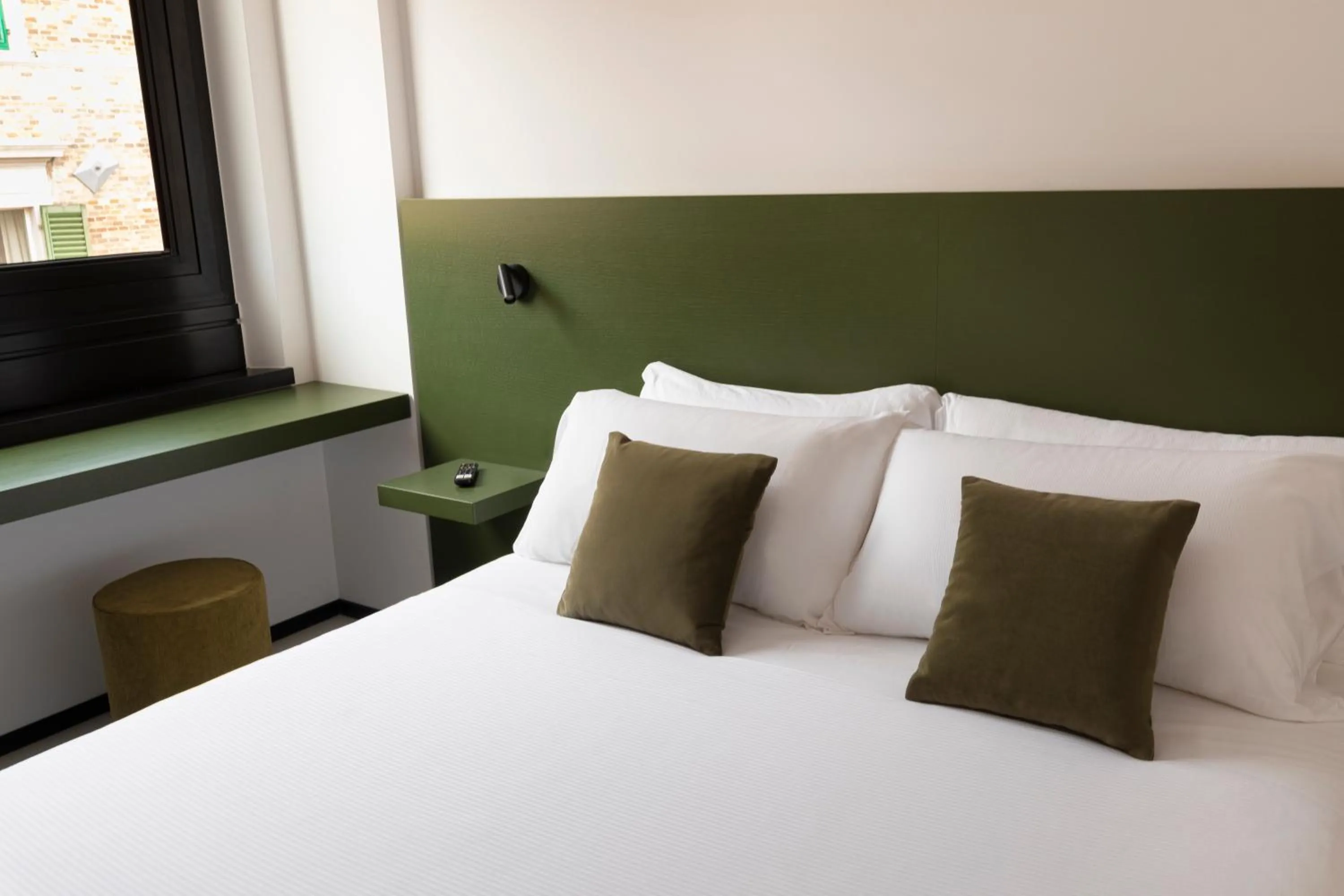 Bed in The City Hotel