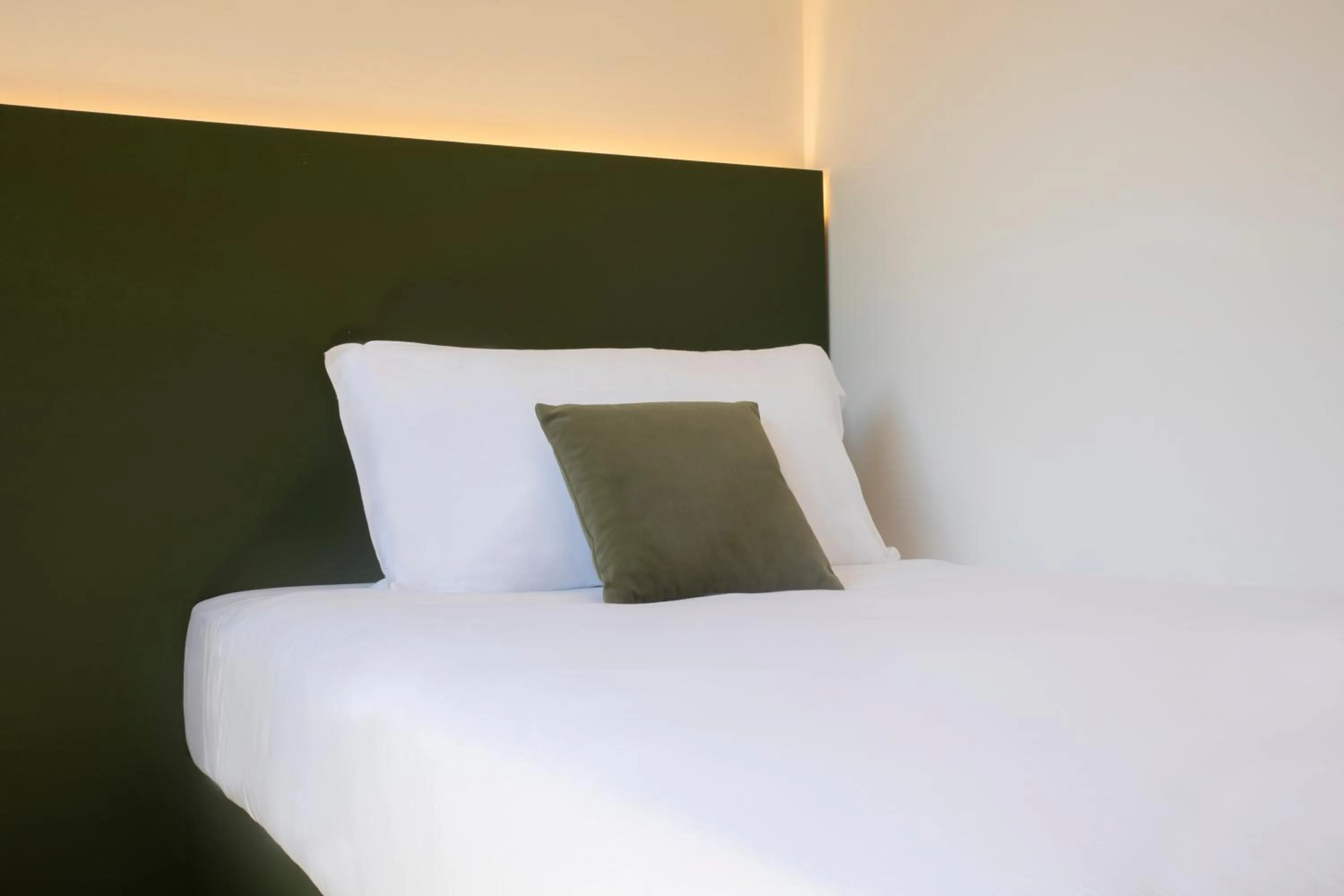 Bed in The City Hotel