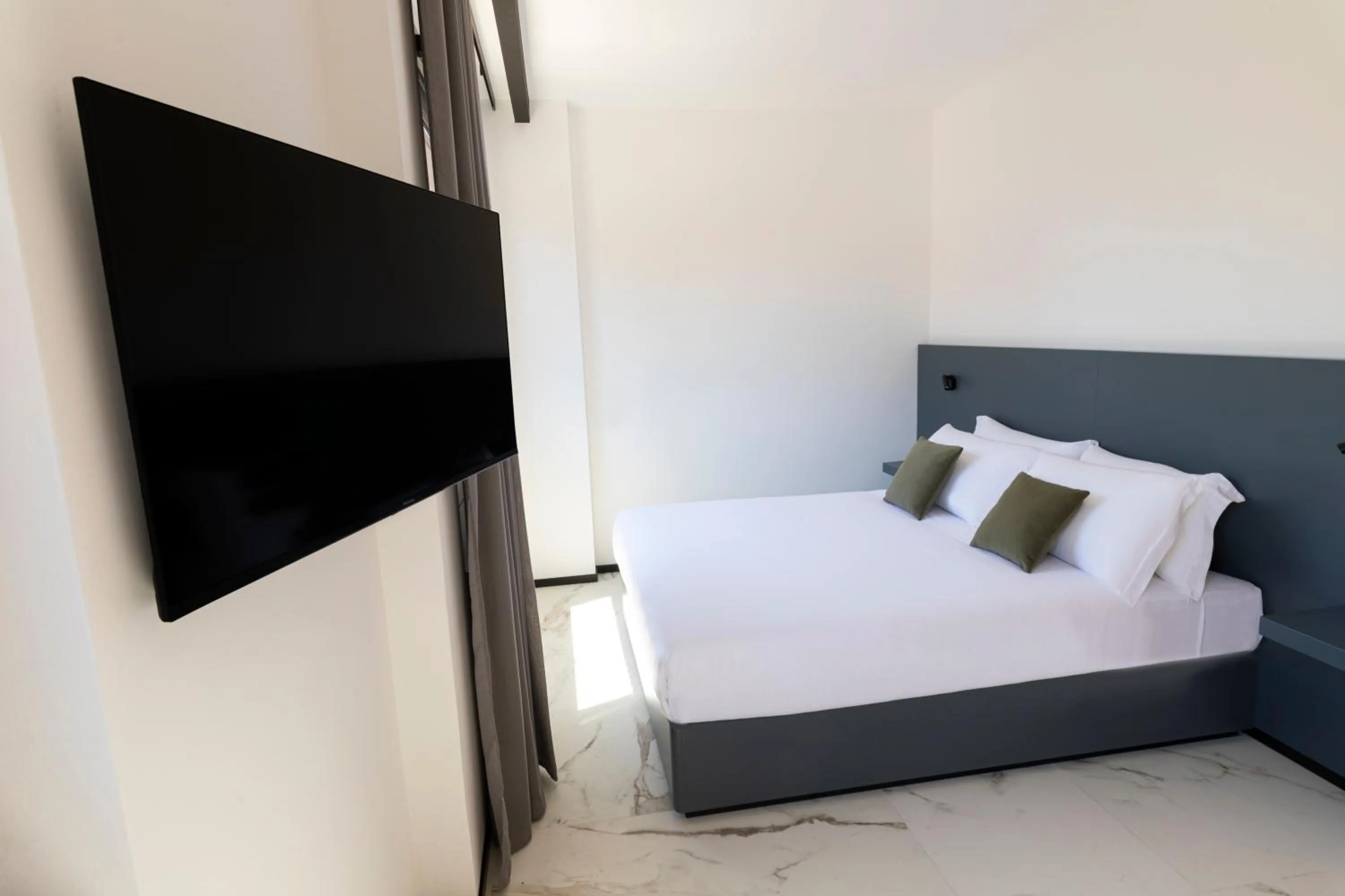 Bedroom, Bed in The City Hotel