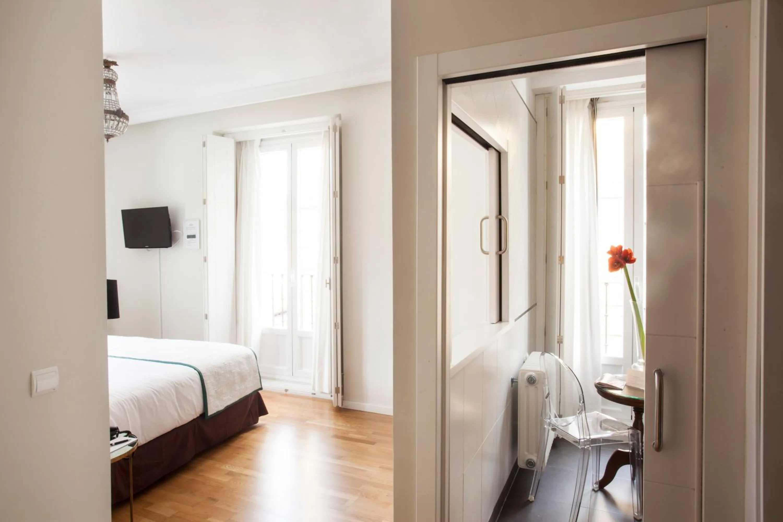 Photo of the whole room in TGH Gran Vía Apartments