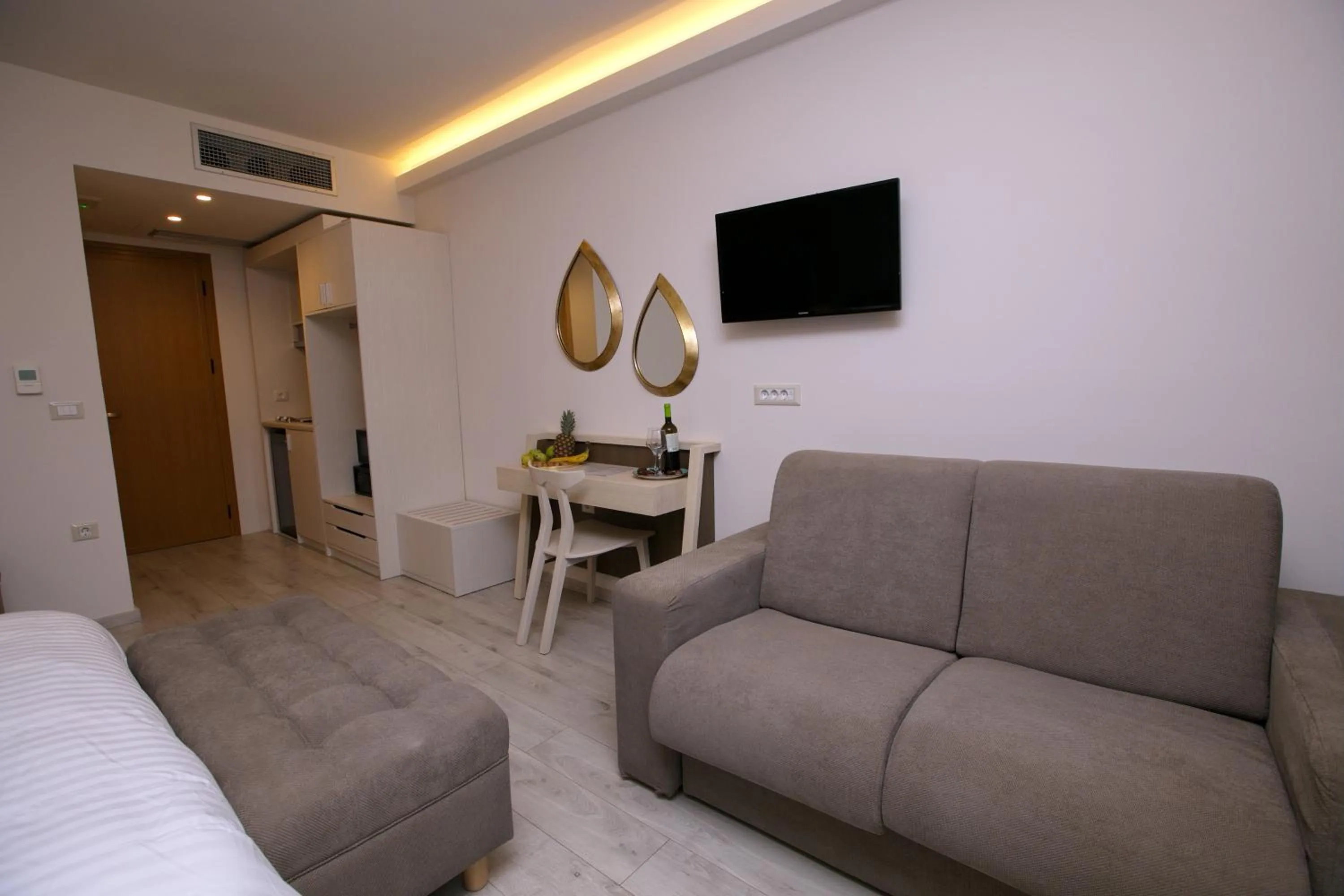 Photo of the whole room in Palacio del Sol Luxury Apartments