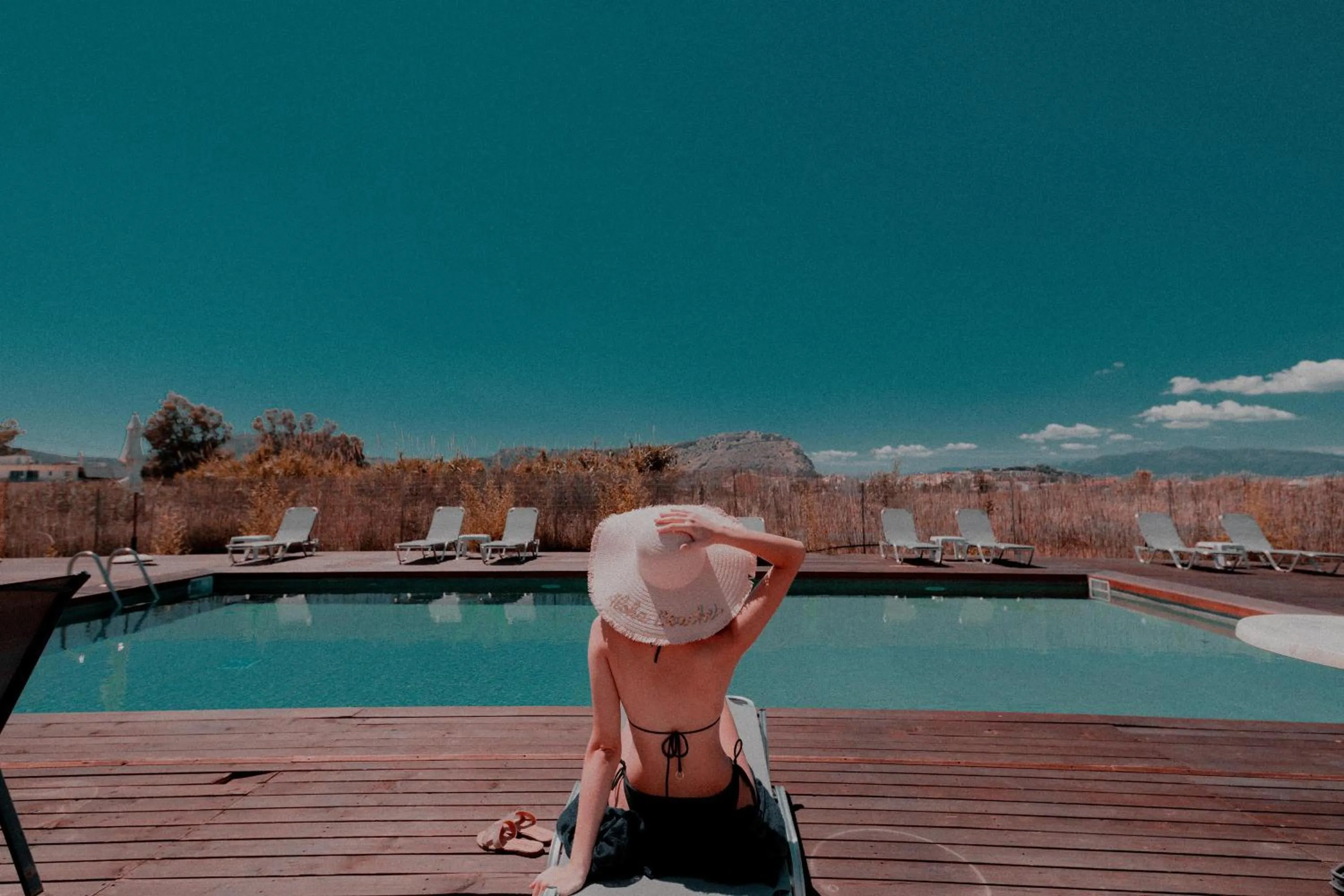 People in Palacio del Sol Luxury Apartments