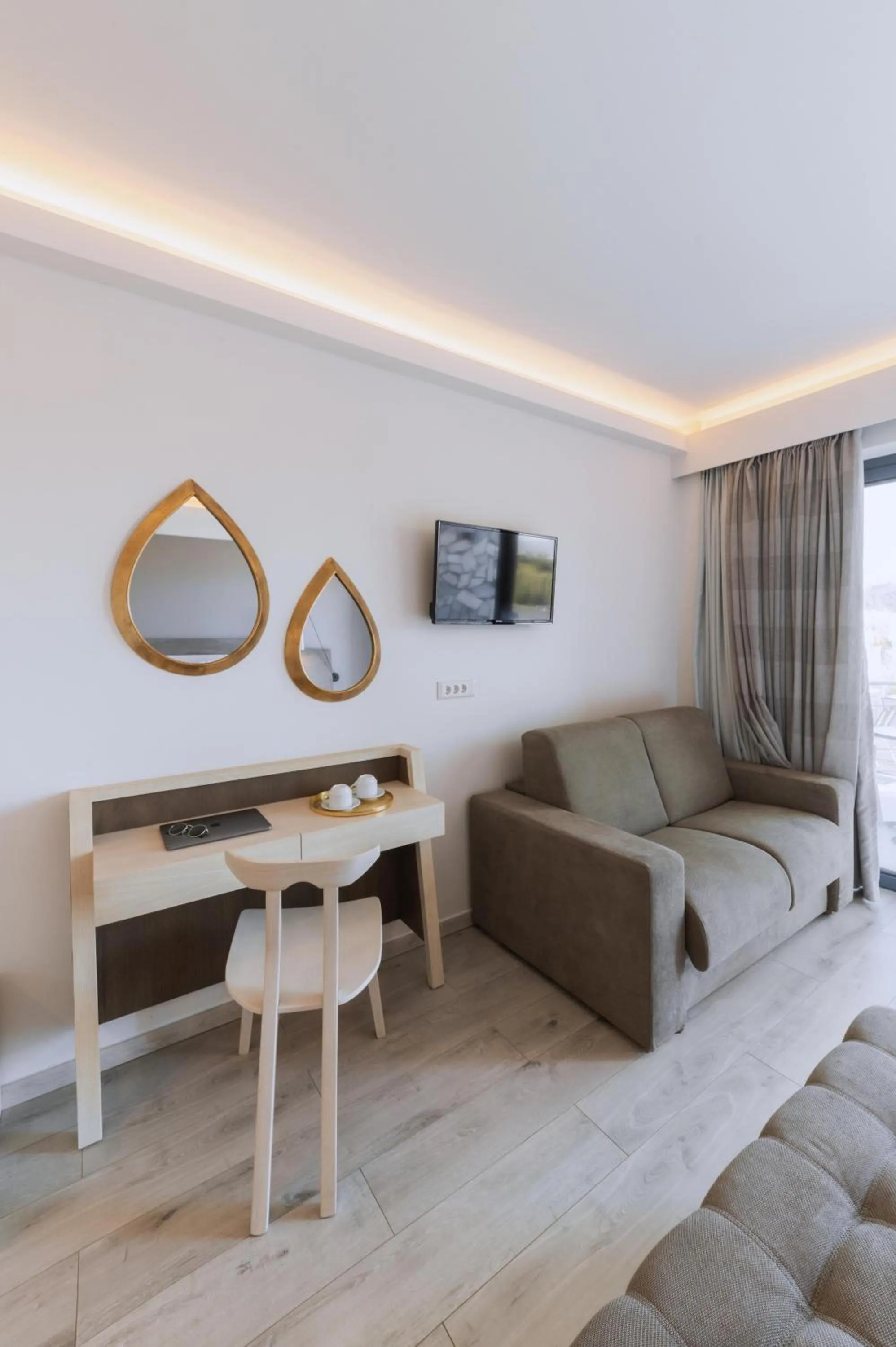 TV and multimedia in Palacio del Sol Luxury Apartments