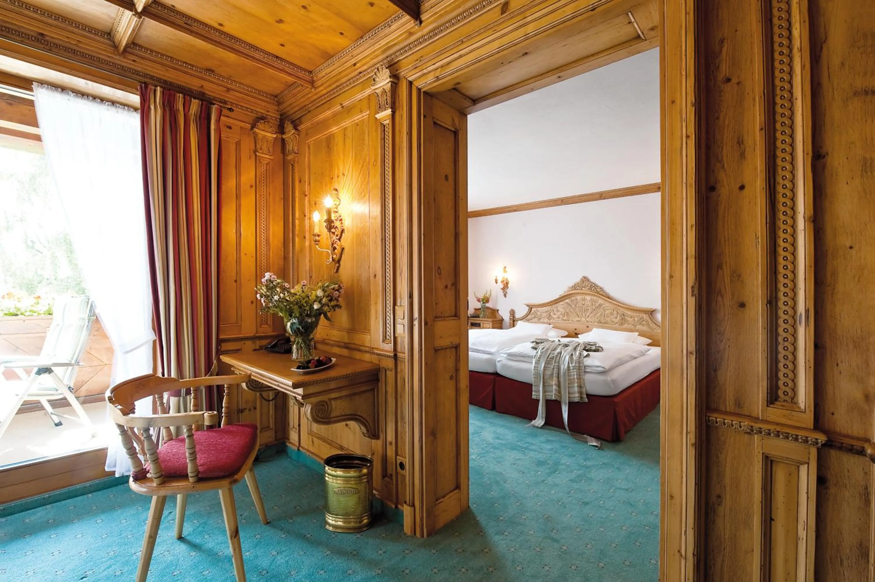 Bedroom, Bed in Parkhotel Wallgau 4 Sterne Superior Alpenjuwel mit Spa Genuss, Golf & Wellness in der Karwendel-Region Tradition trifft Eleganz im stilvollen Rückzugsort