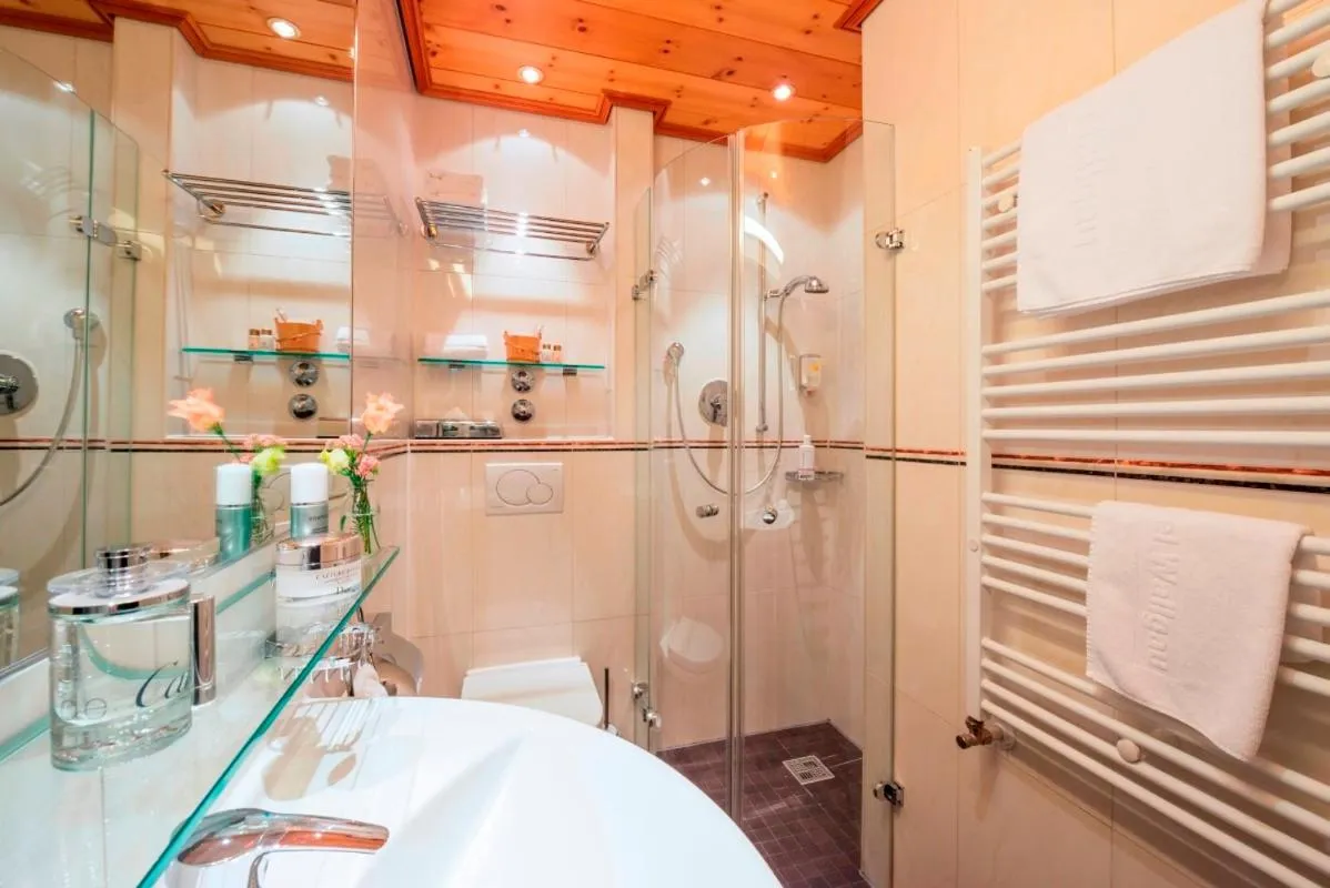 Parkhotel Wallgau 4 Sterne Superior Alpenjuwel mit Spa Genuss, Golf & Wellness in der Karwendel-Region Tradition trifft Eleganz im stilvollen Rückzugsort