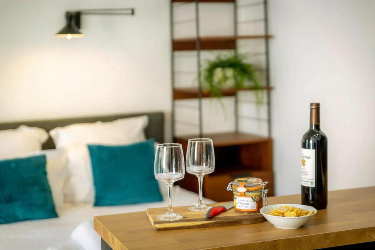 Lounge or bar in Provence Au Coeur Appart Hotels