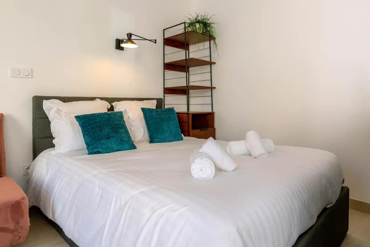 Bed in Provence Au Coeur Appart Hotels