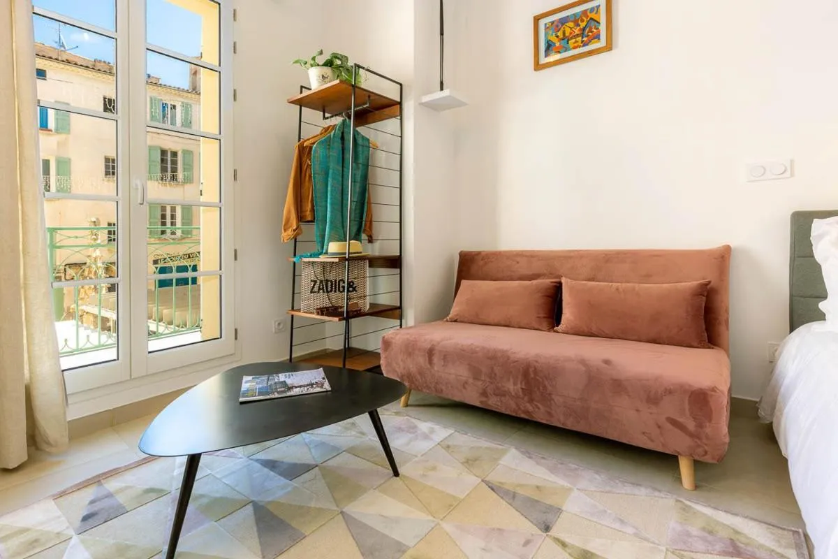 Living room in Provence Au Coeur Appart Hotels