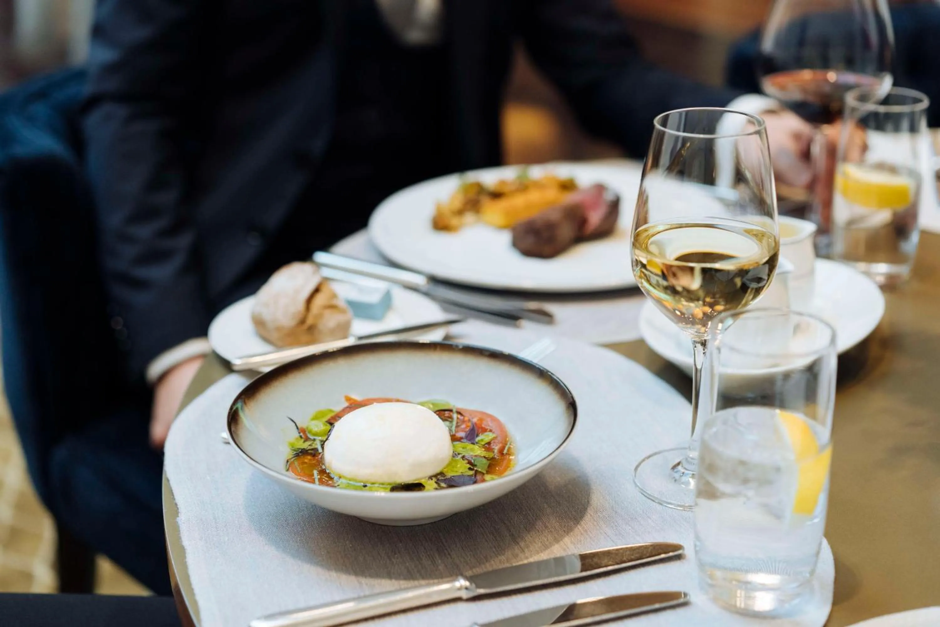 Restaurant/places to eat in Park Hyatt Zurich – City Center Luxury