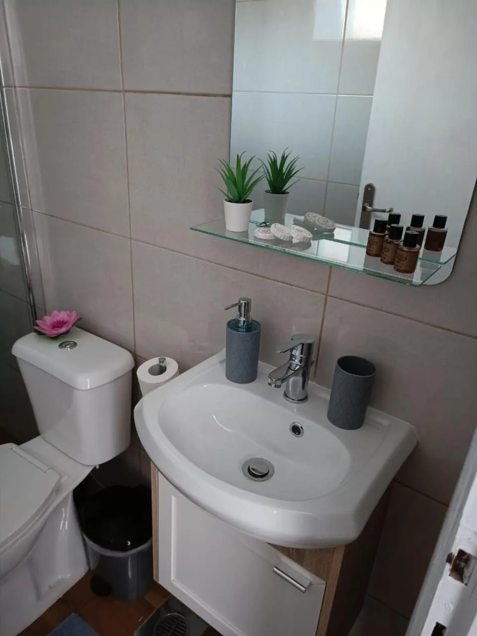 Bathroom in Kosinmyheart Apartment 11 & Studio10