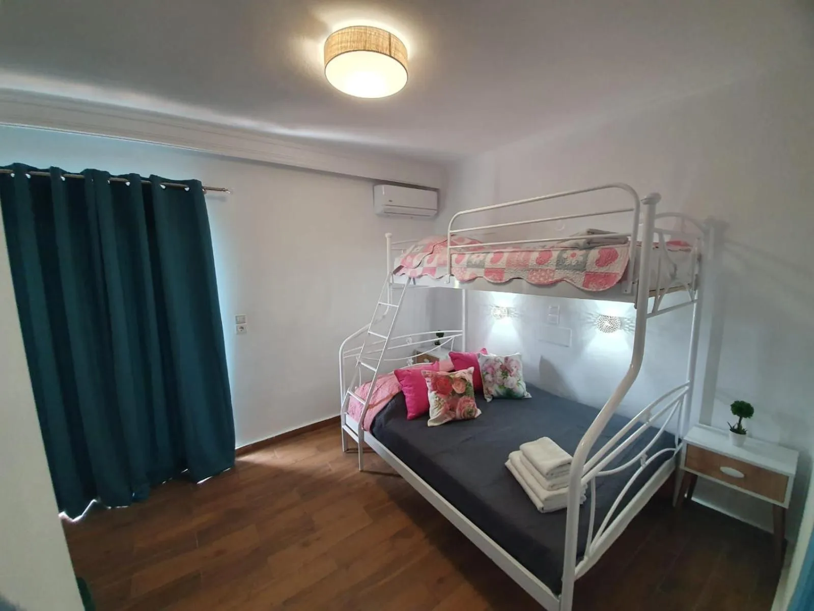 Bed in Kosinmyheart Apartment 11 & Studio10