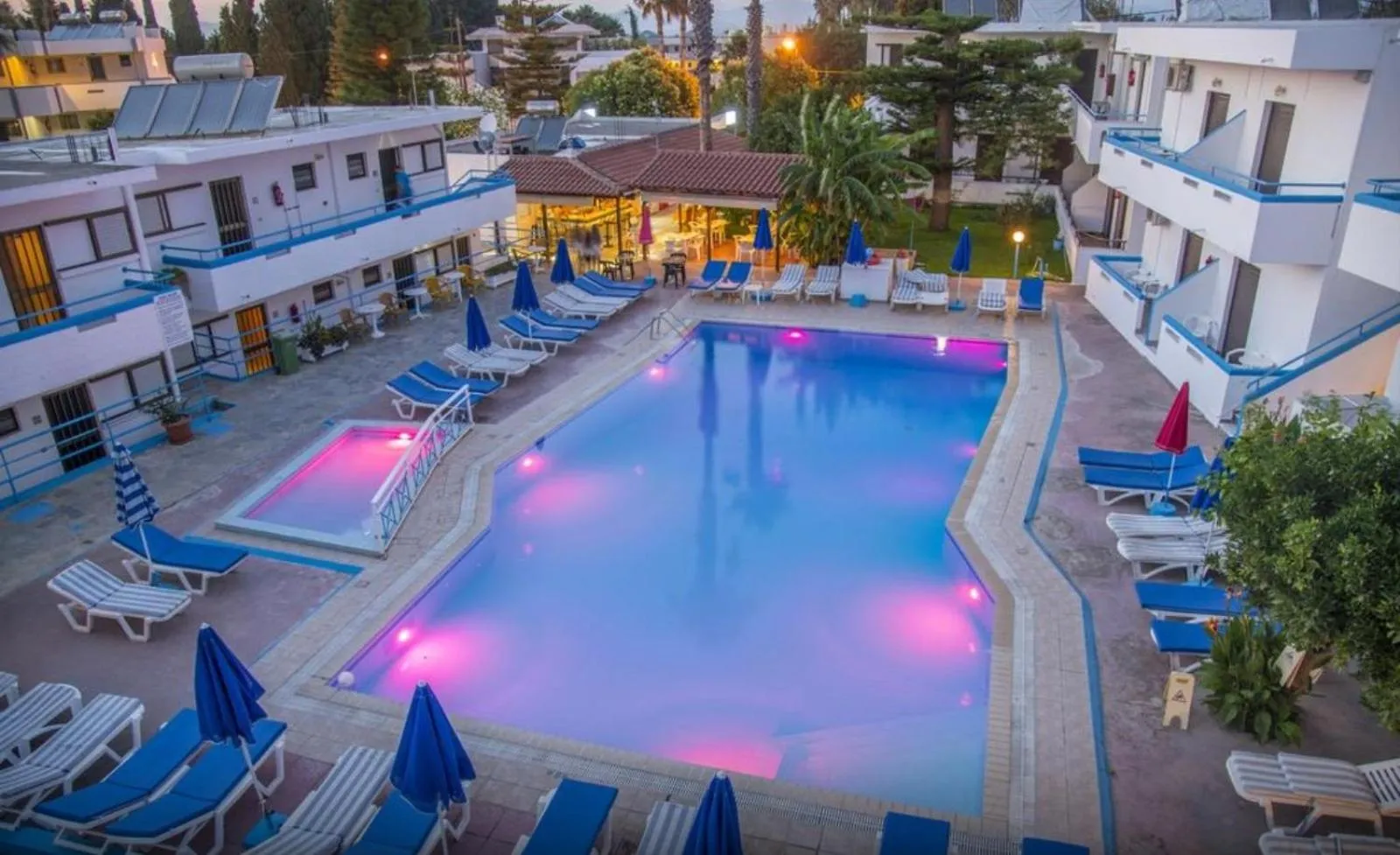 Evening entertainment in Kosinmyheart Apartment 11 & Studio10